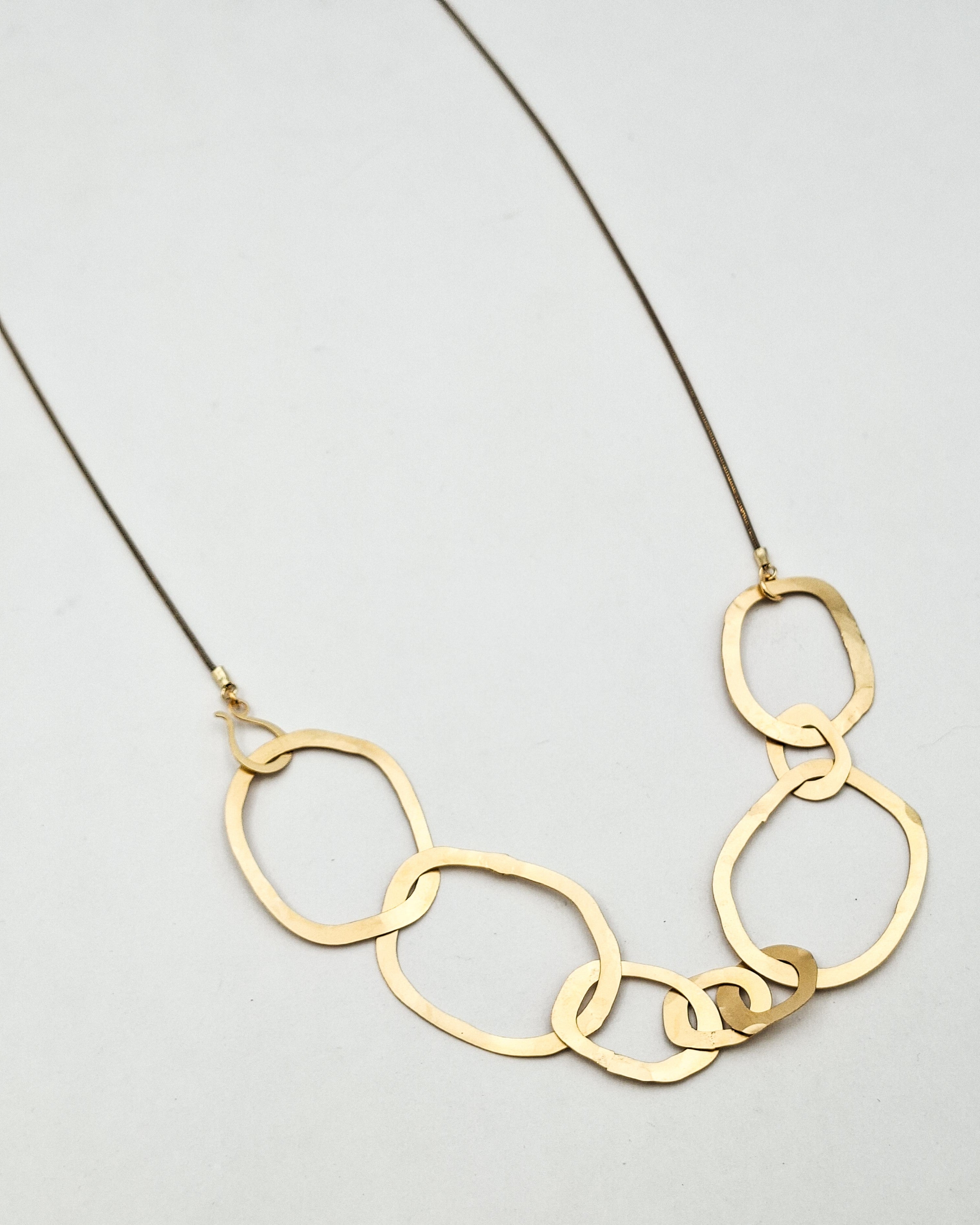 שרשרת לולאות אפרת עבודת יד