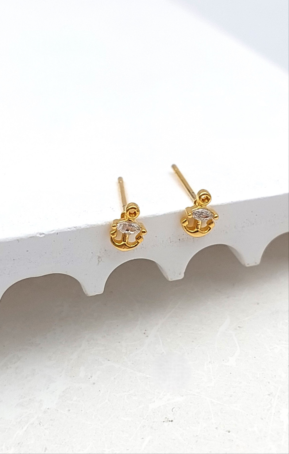 עגילי עוגן וזירקון צמודים