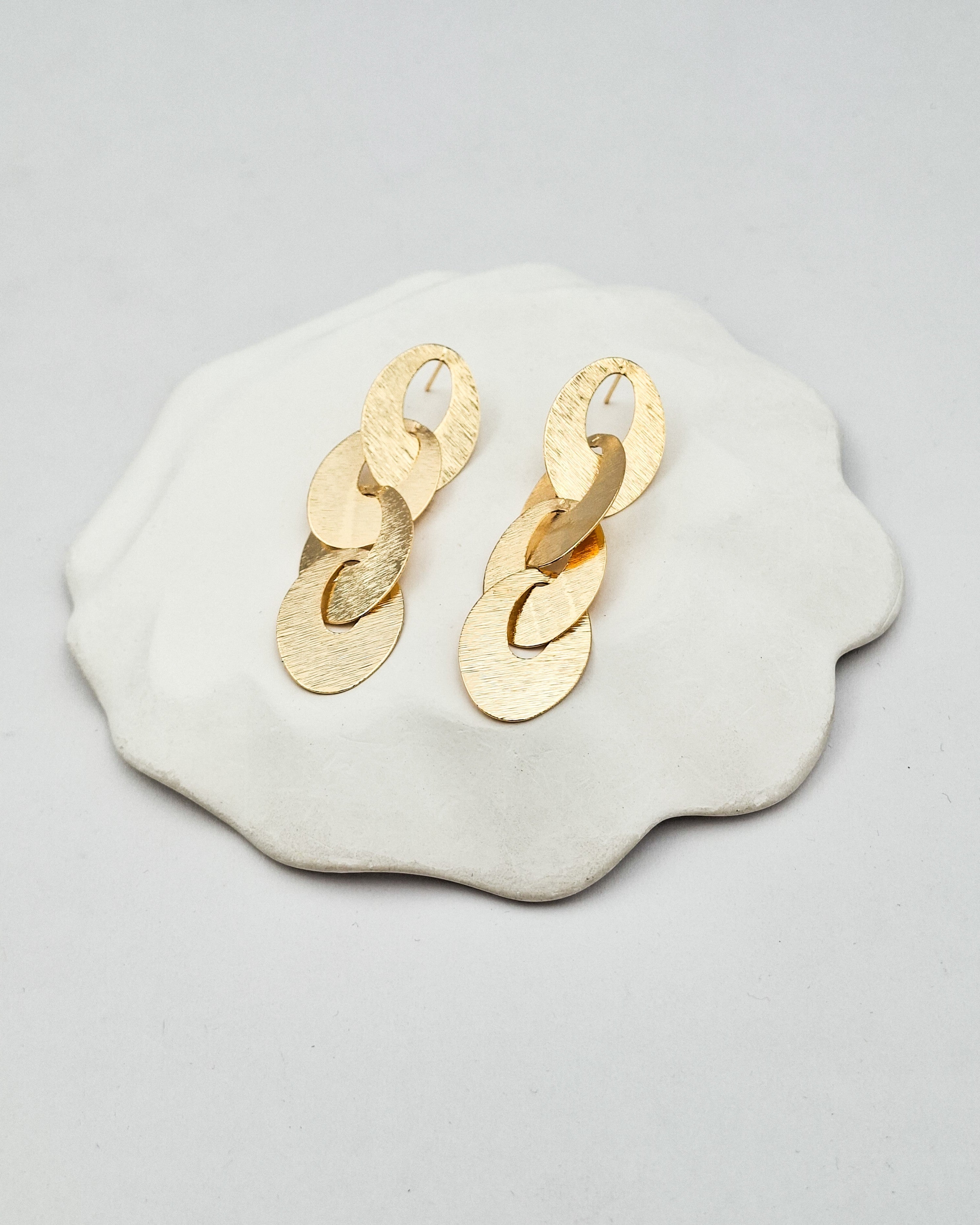 עגילי קוואטרו אובל