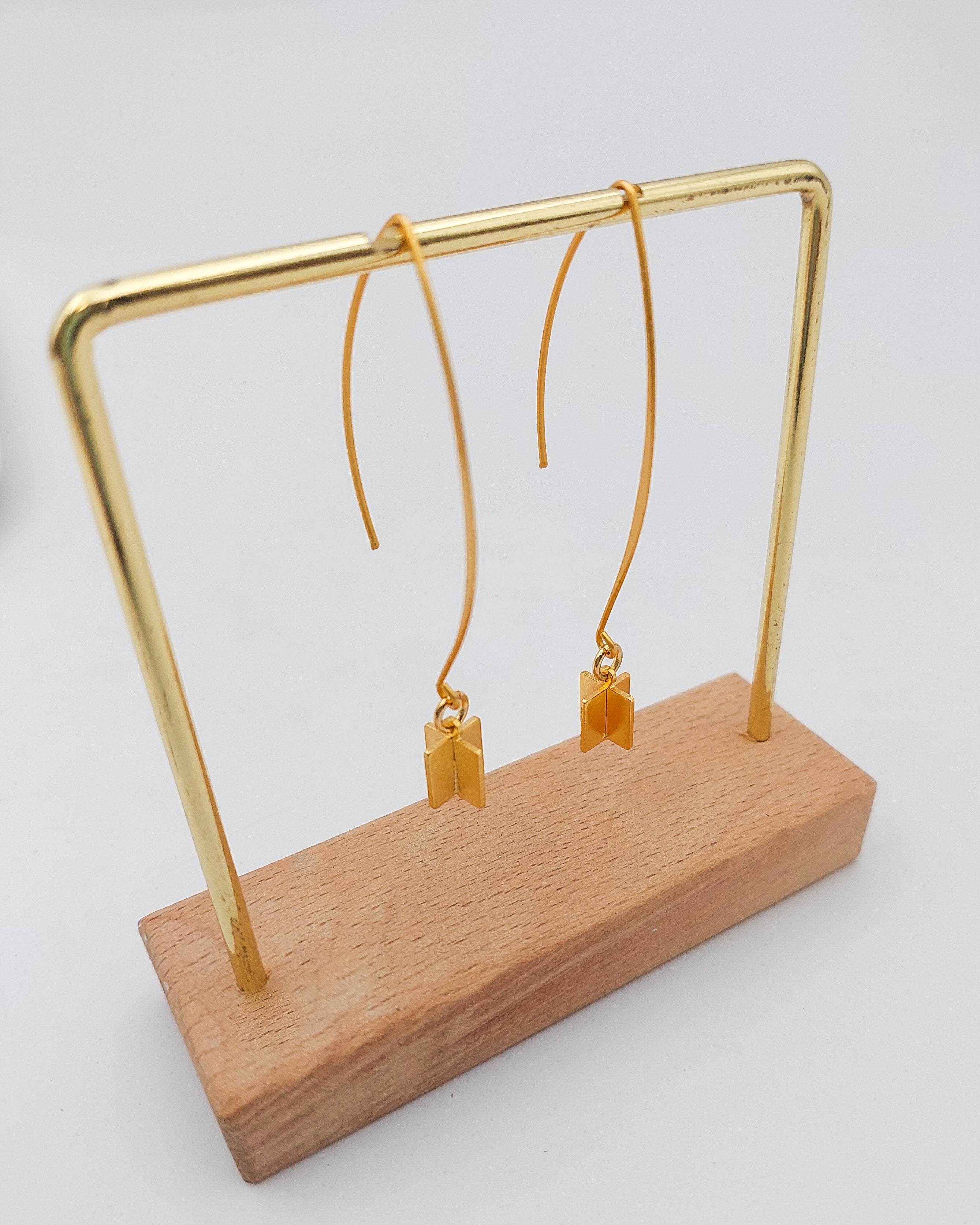 עגילי סנדי תלויים זהב