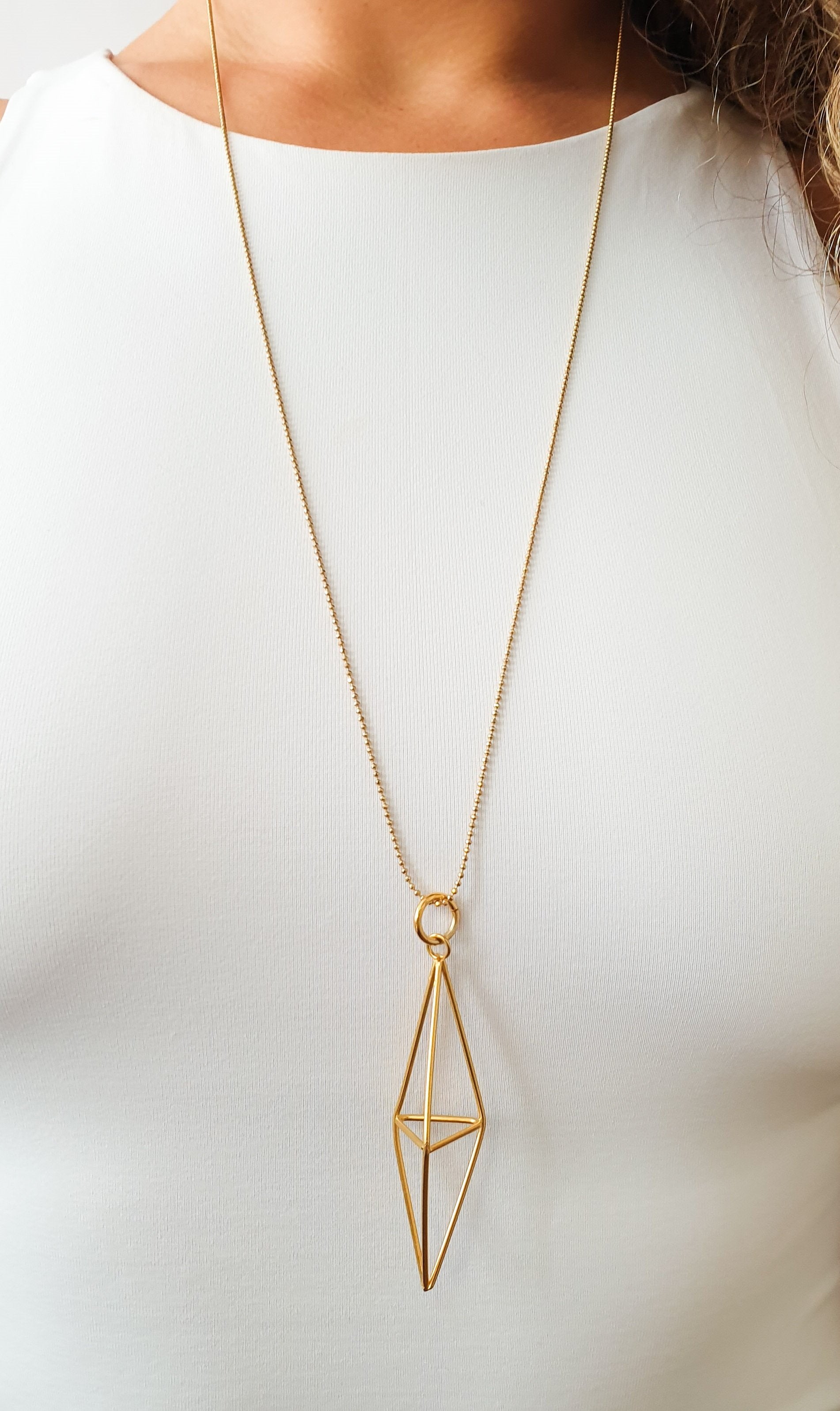 שרשרת משולש נפח מוארך