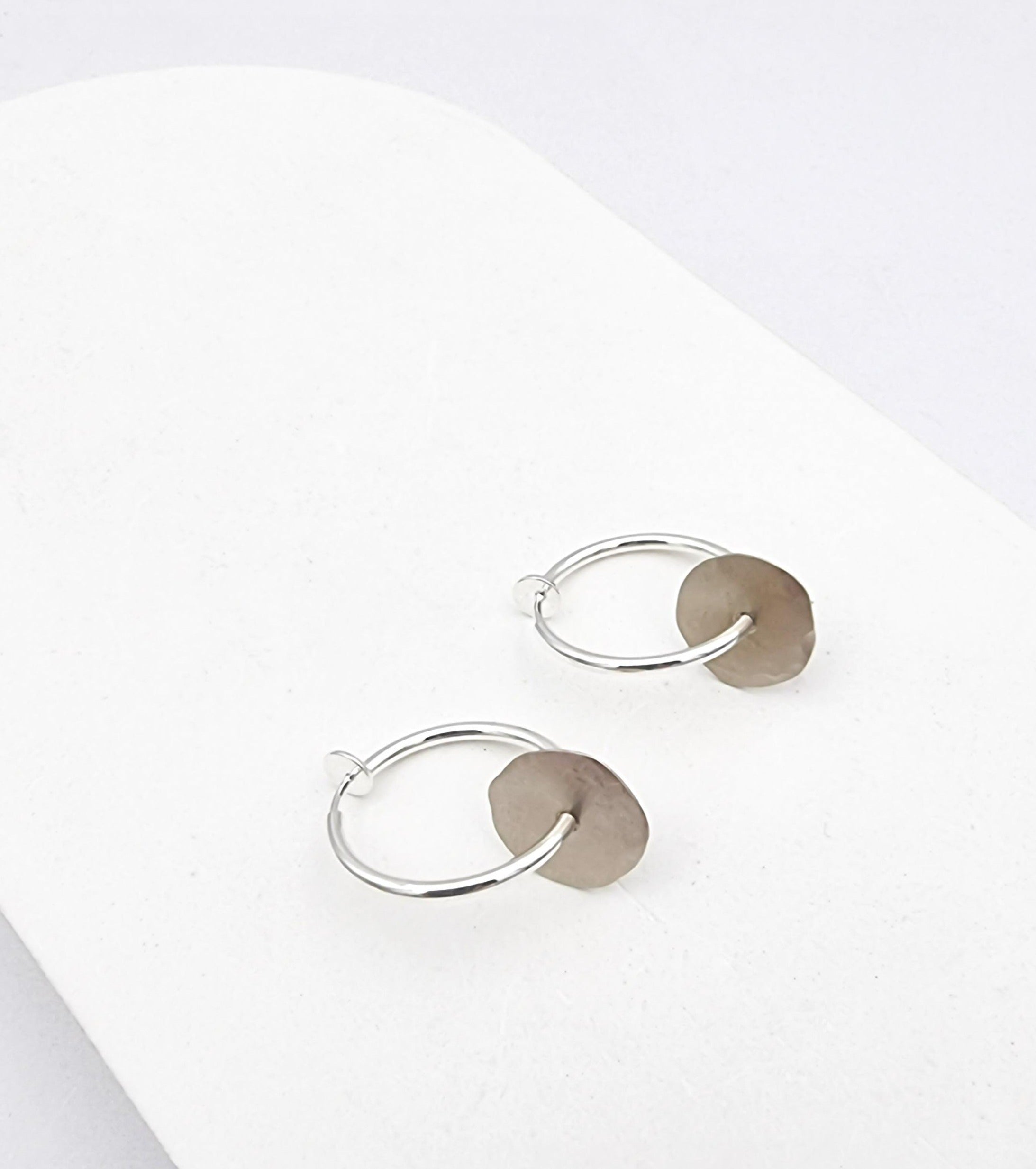 עגילי קליפס חישוק מטבע עבודת יד