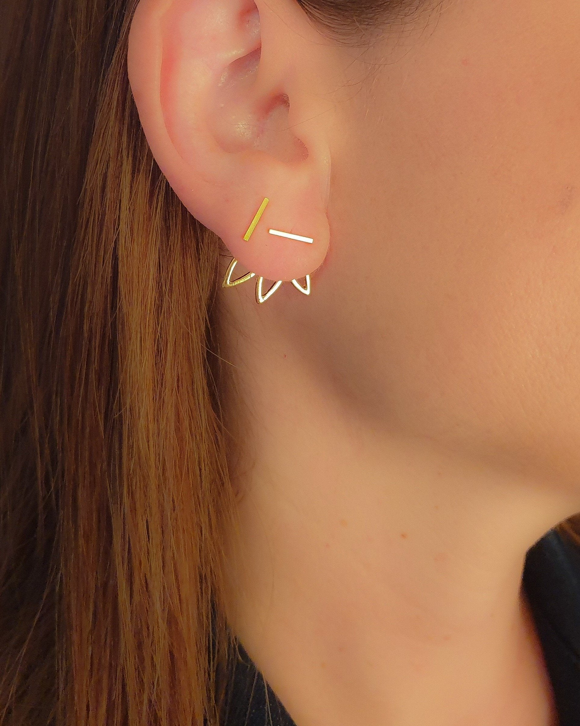 עגילי עלים חובקים