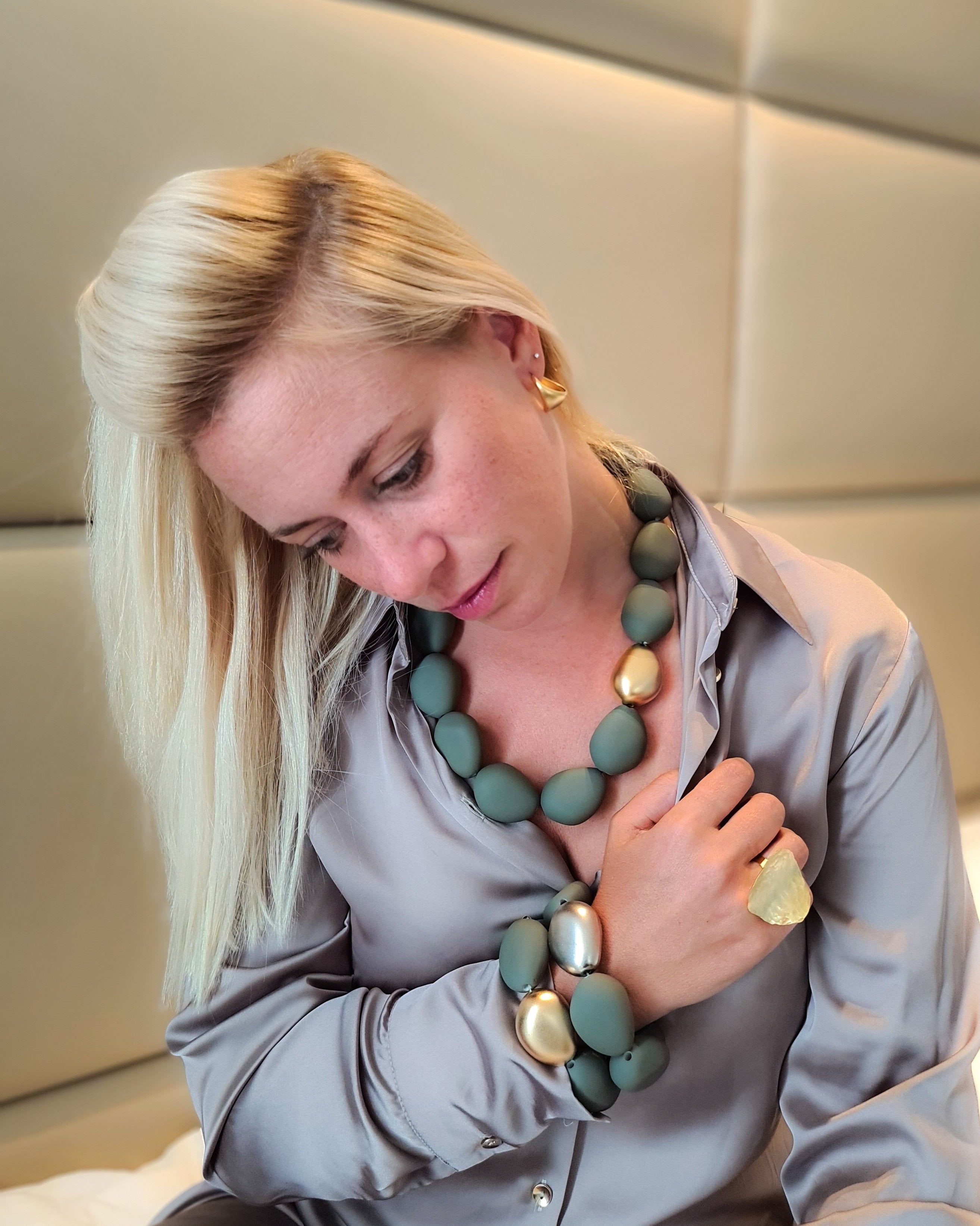 טבעת אובל רקוע עבודת יד