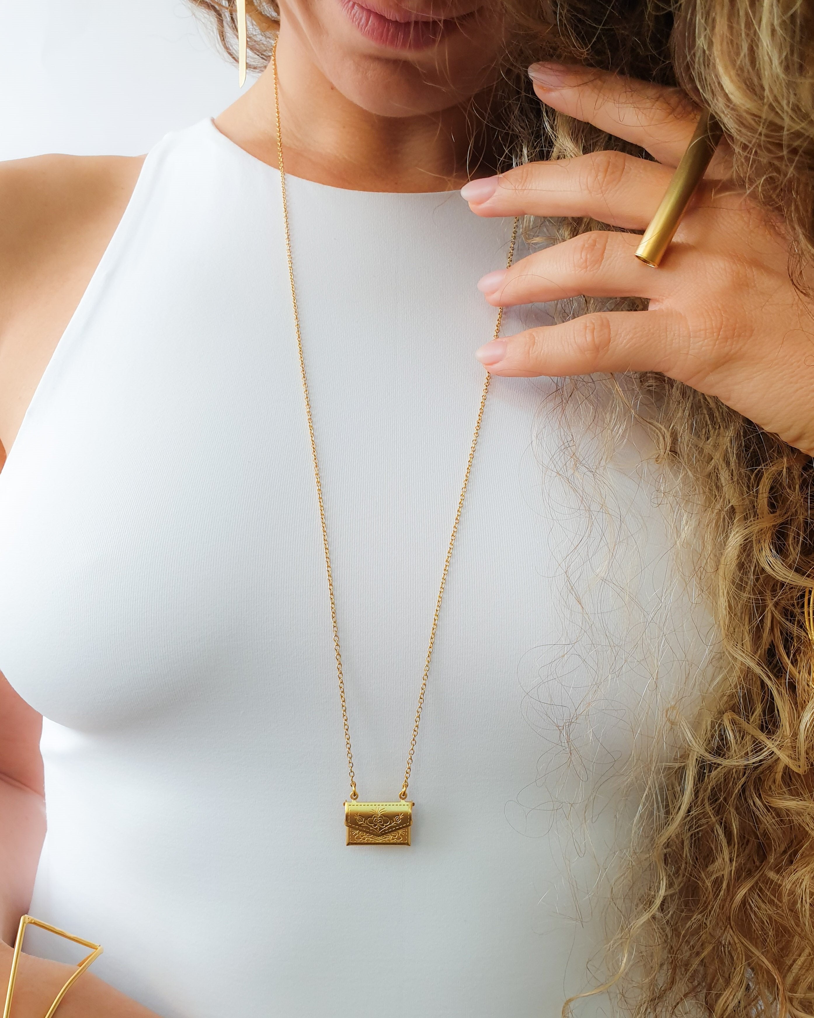 שרשרת מעטפה מעוטרת נפתחת ארוכה