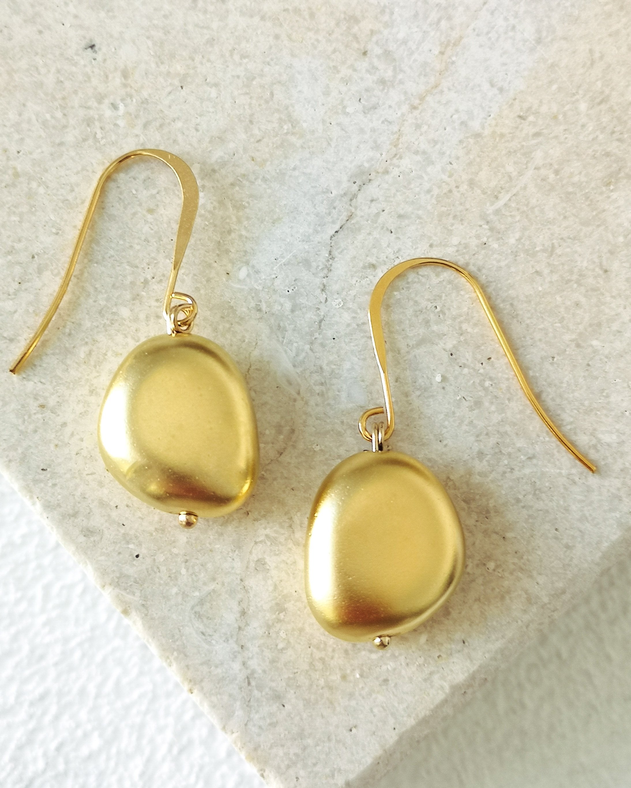 עגילי פירמיד תלויים