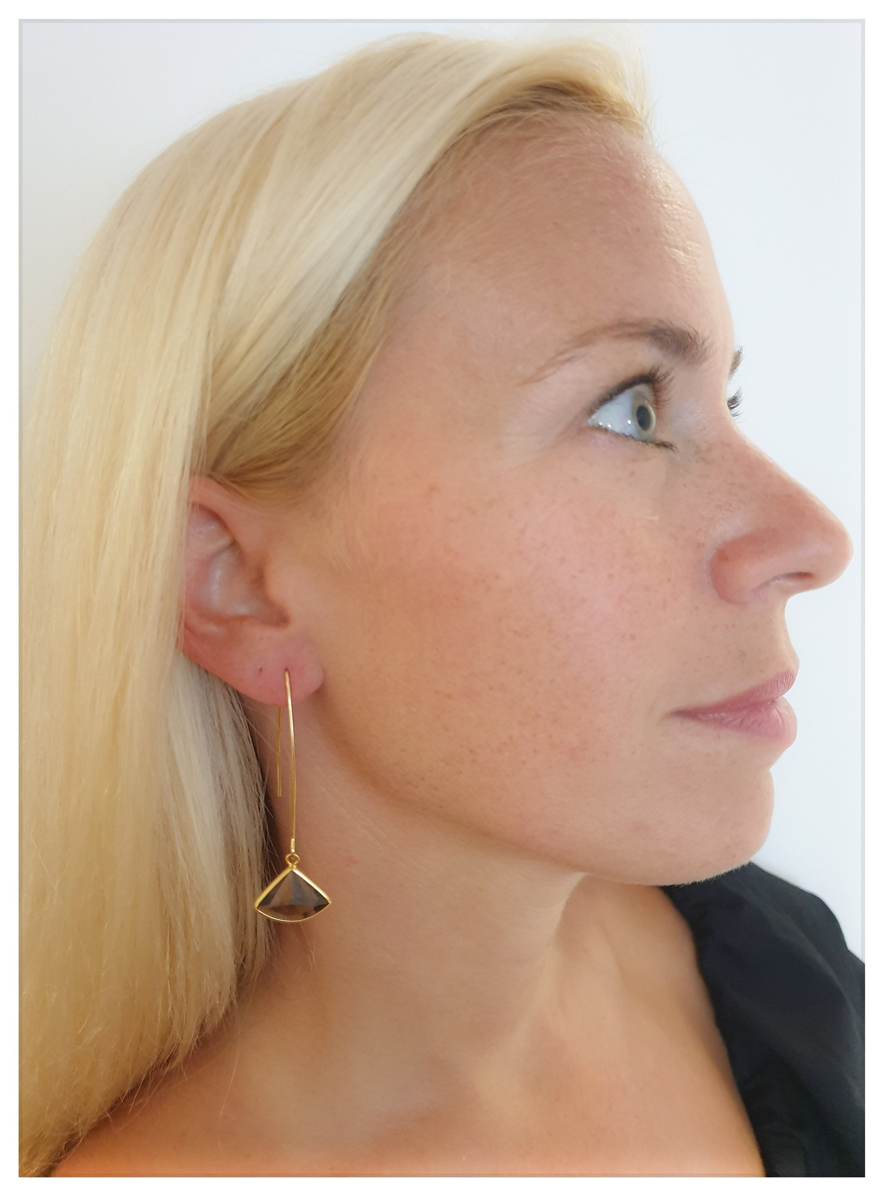 עגילי משולש ממוסגר זהב תלויים