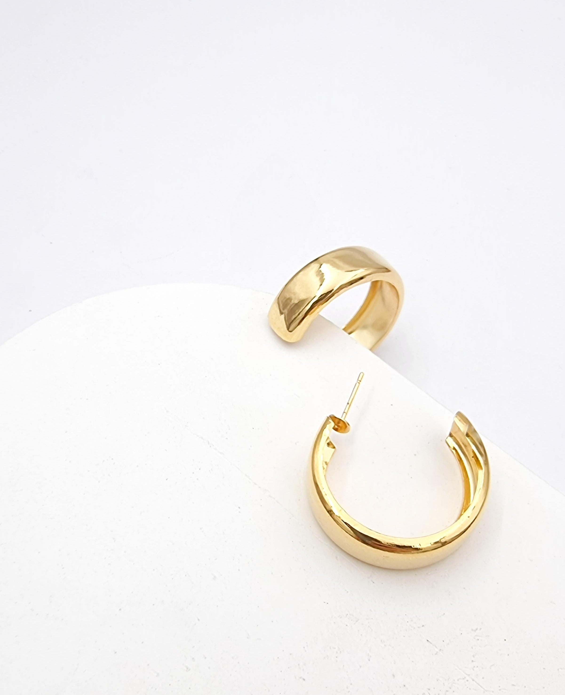 עגילי חישוק שטוח רחבים זהב