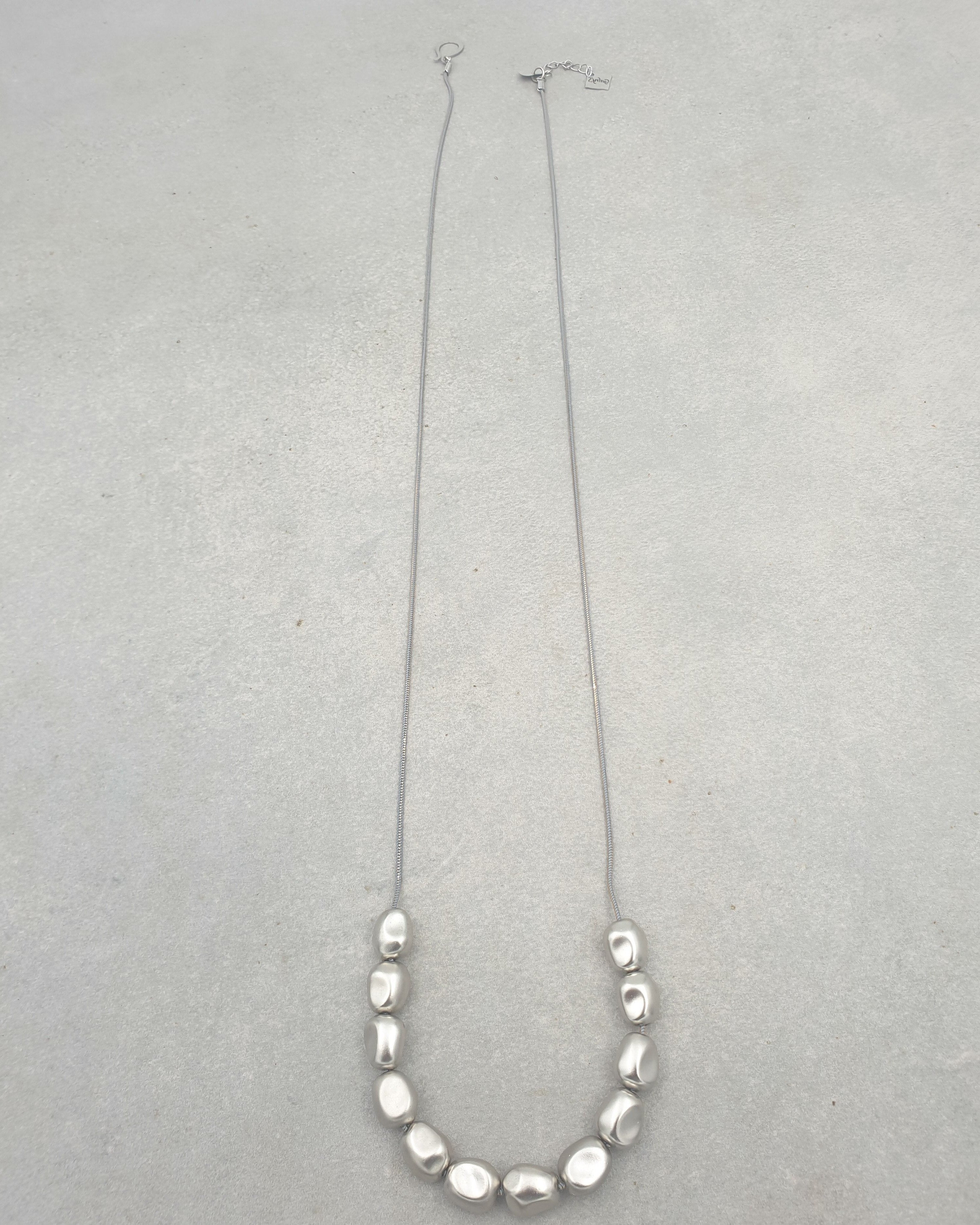 שרשרת סלעים ארוכה