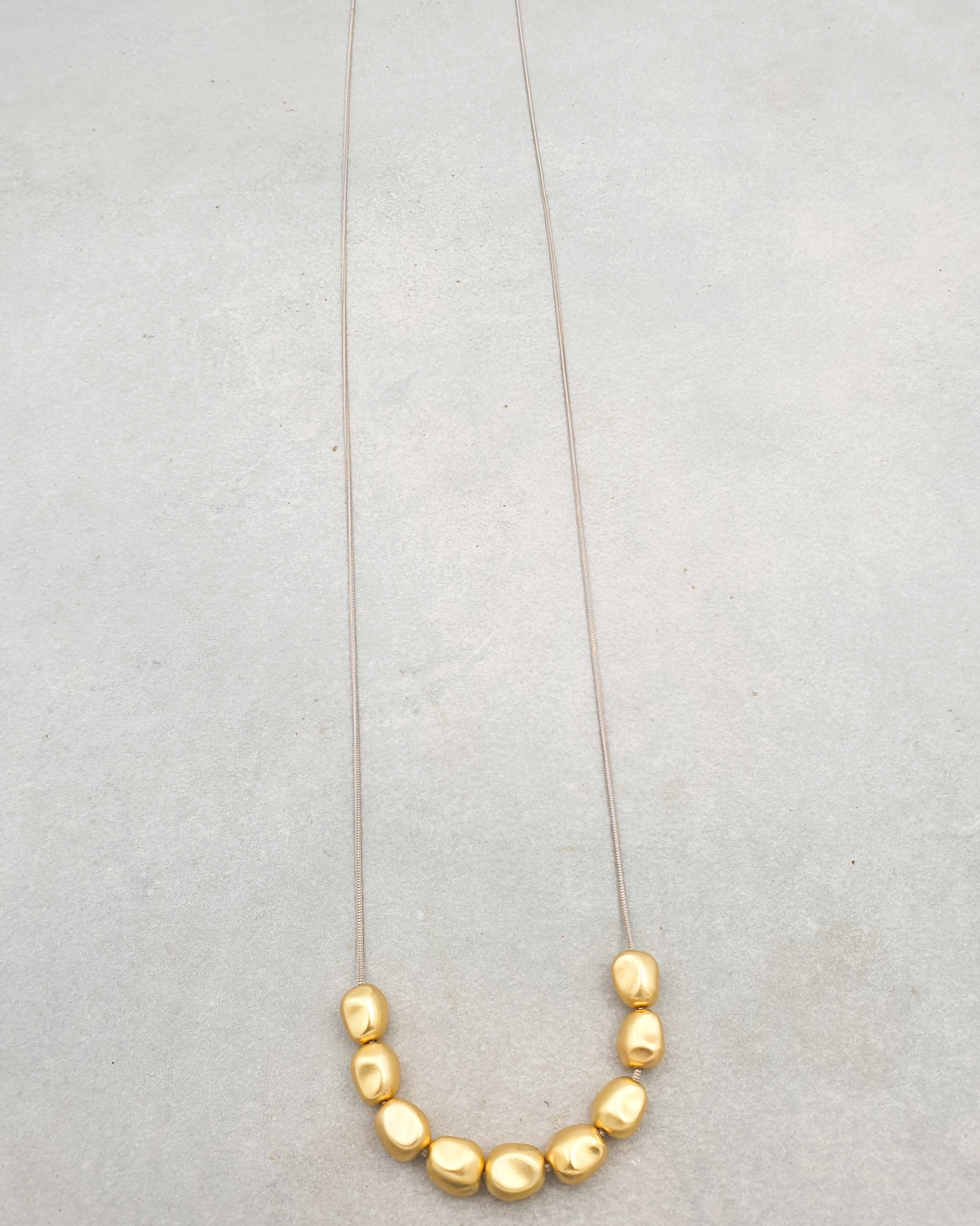 שרשרת סלעים ארוכה