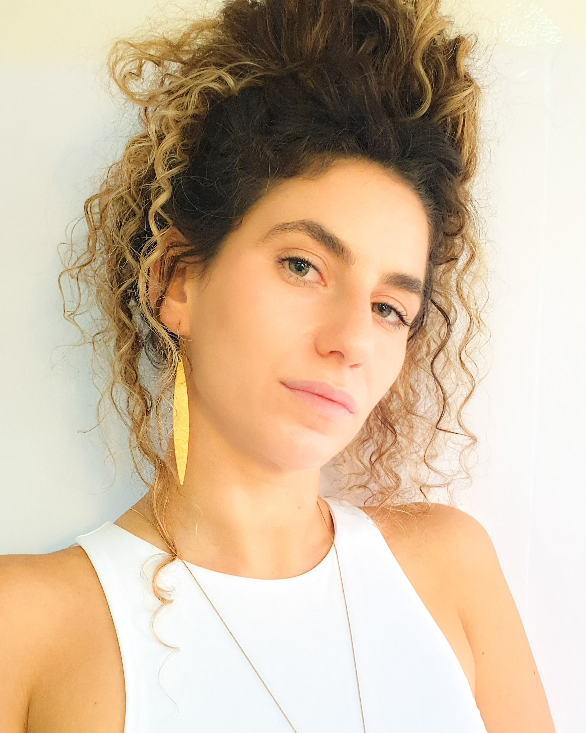 עגילי עלה שפיצי מחורץ ארוך