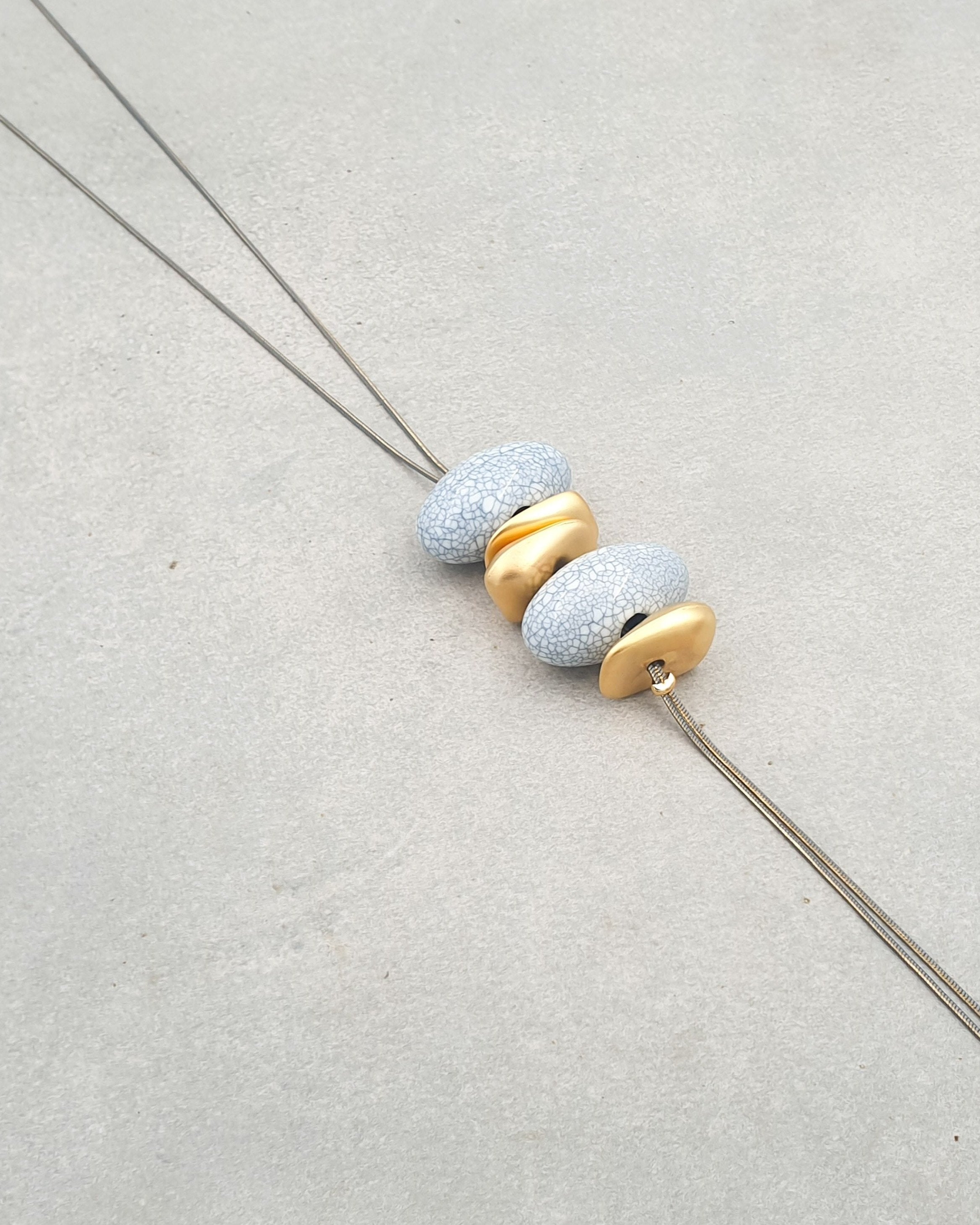 שרשרת עניבה טיפות שיש ופלחים