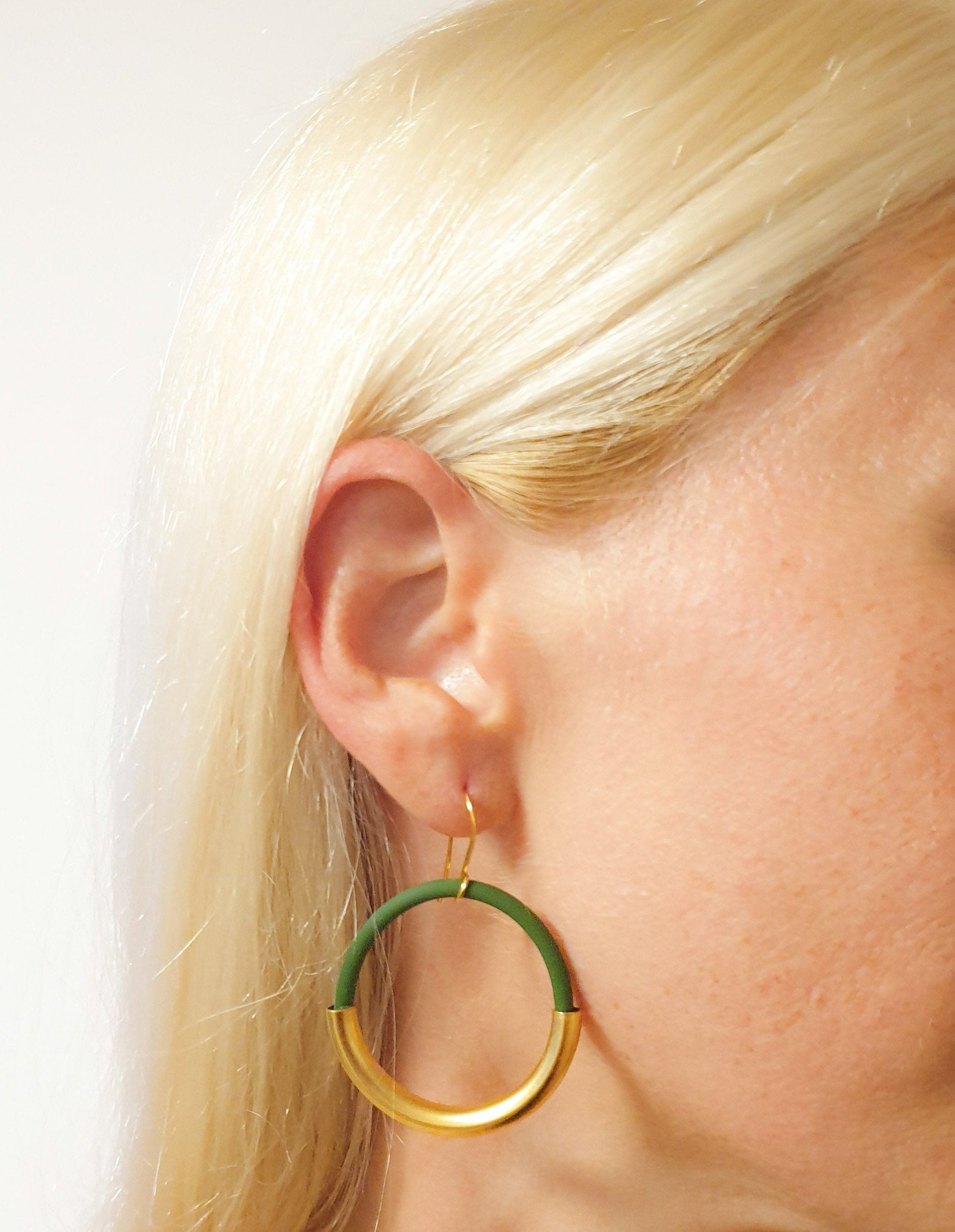 עגילי סמיילי סיליקון צבעוני