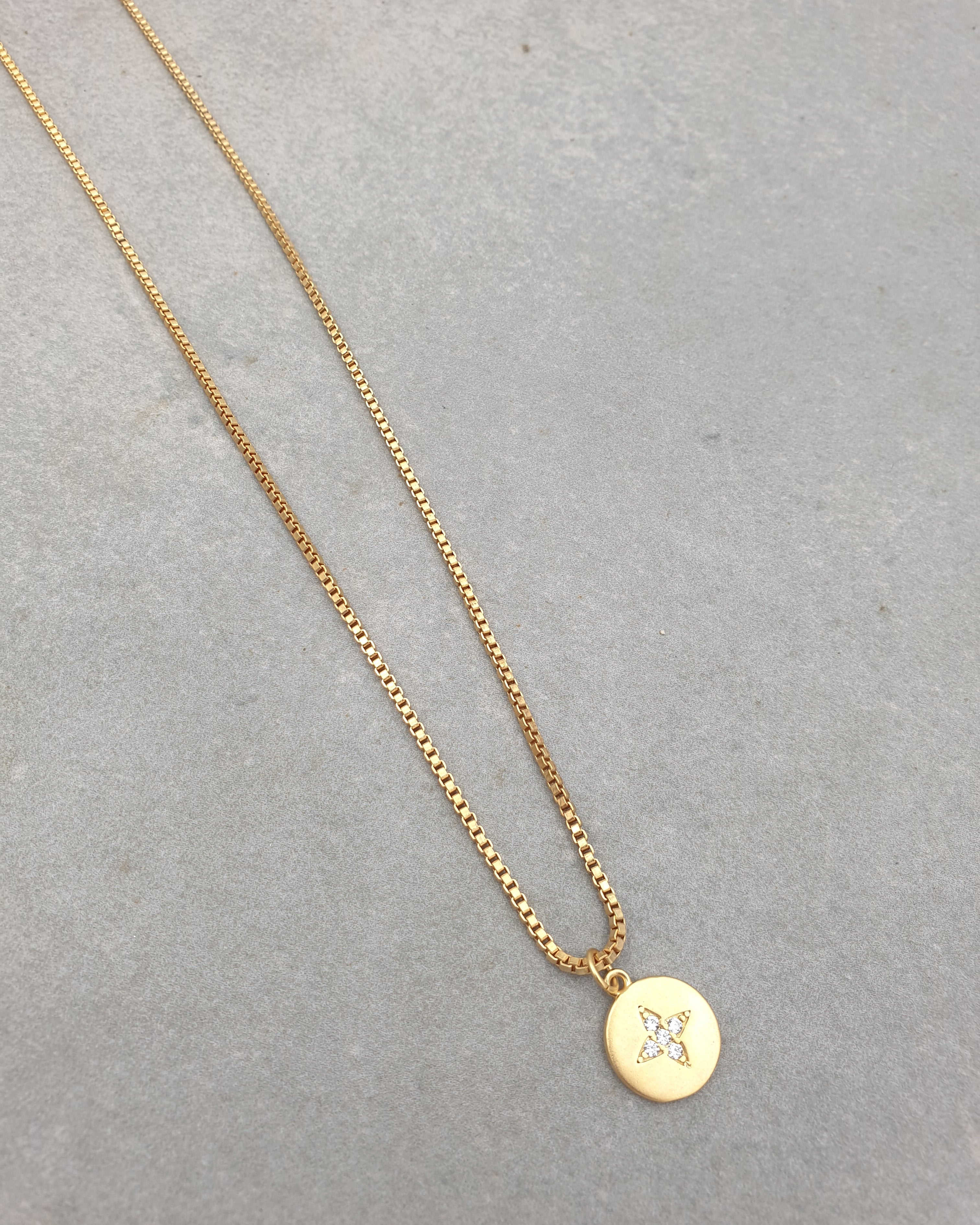 שרשרת לוטוס משובץ זירקונים