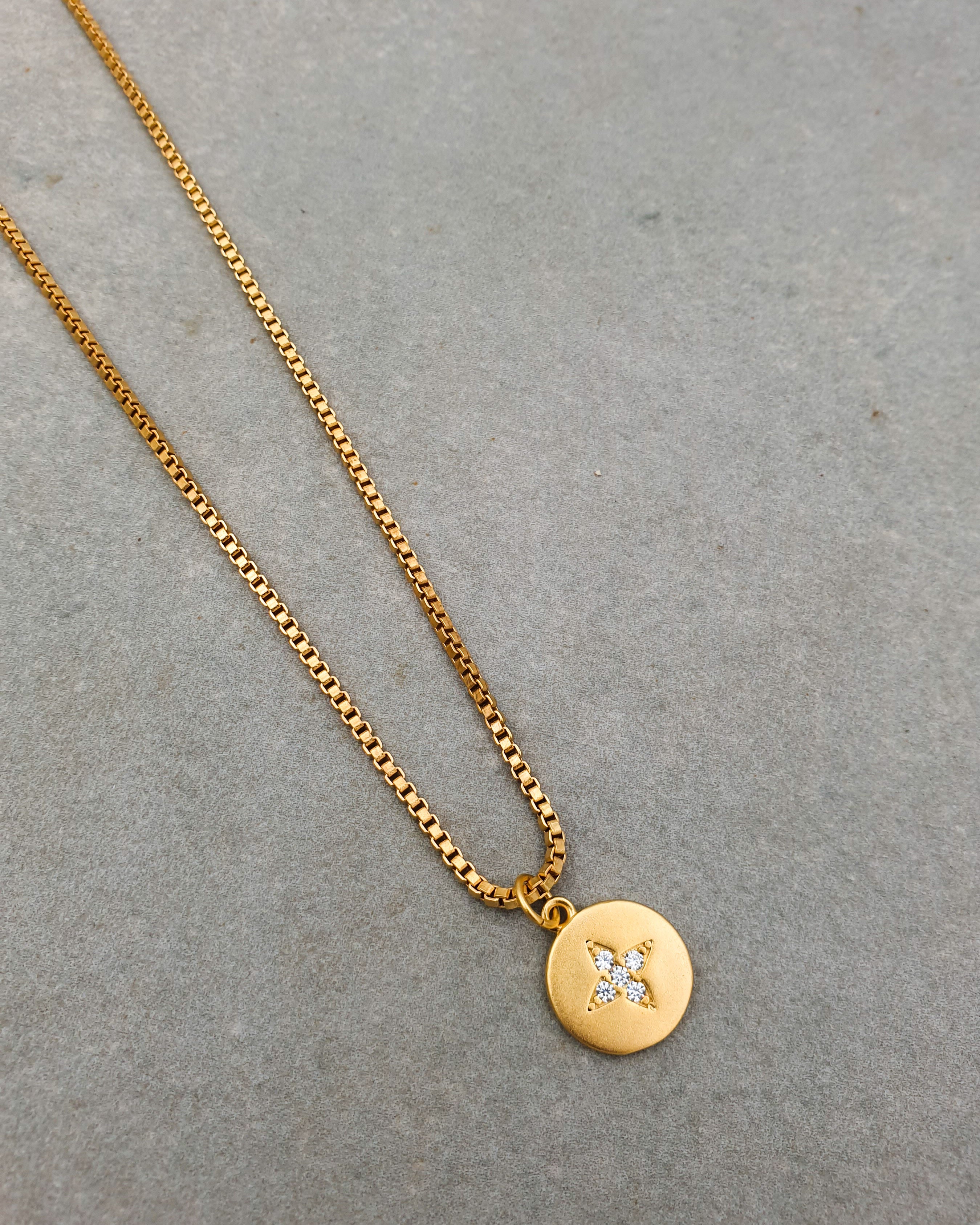 שרשרת לוטוס משובץ זירקונים