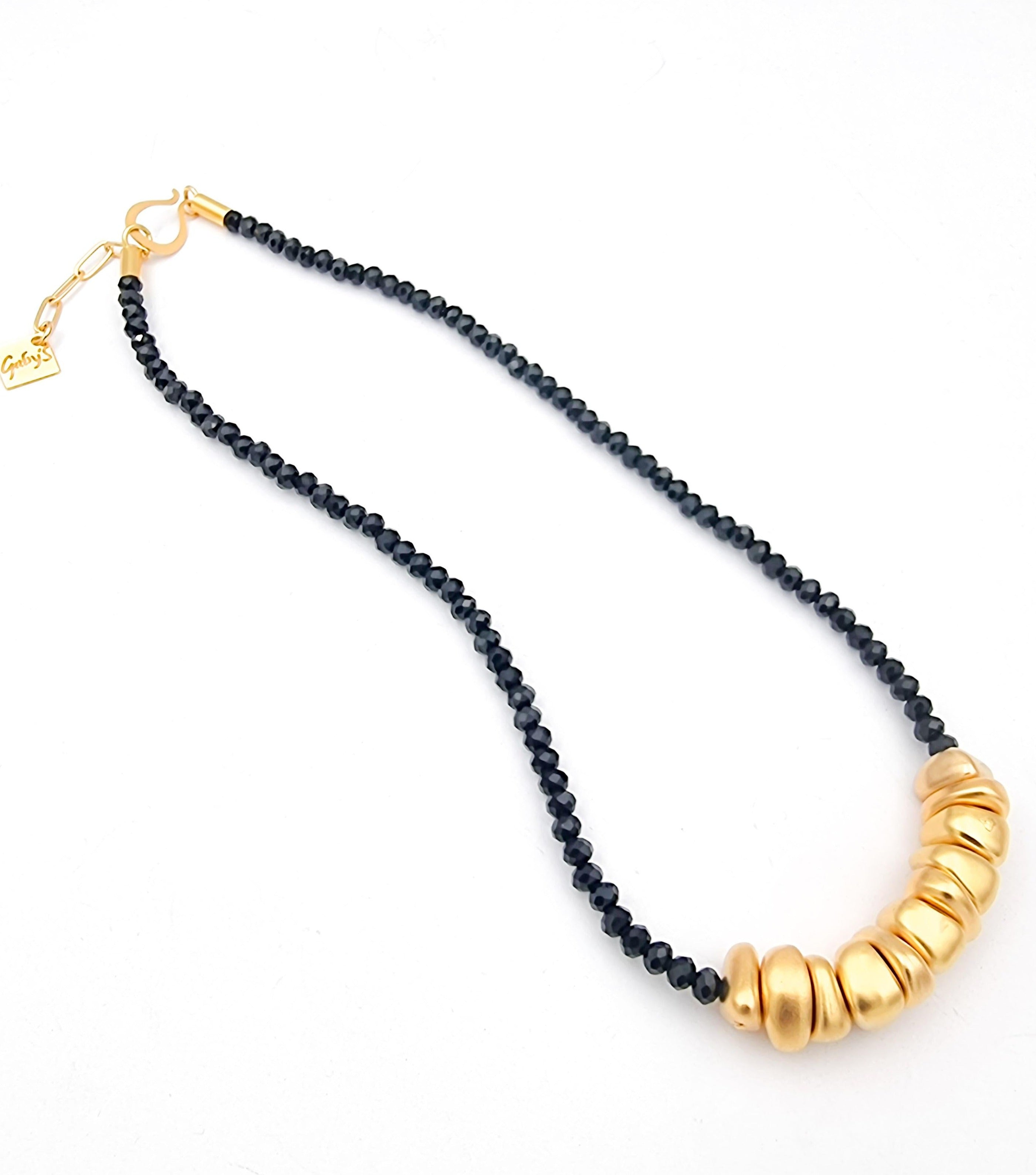 שרשרת פלחים וקריסטלים שחורים