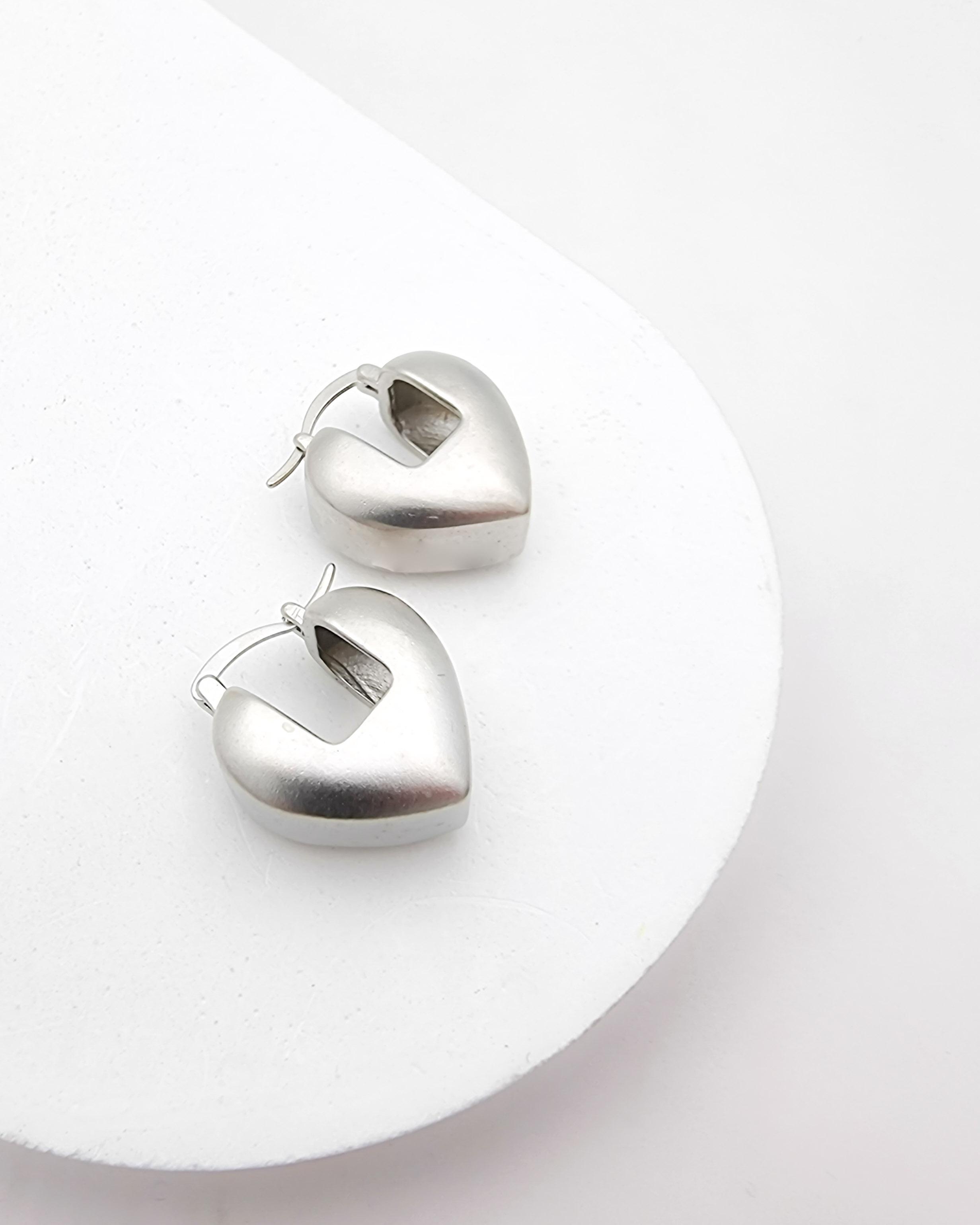 עגילי חישוק נפח הארט