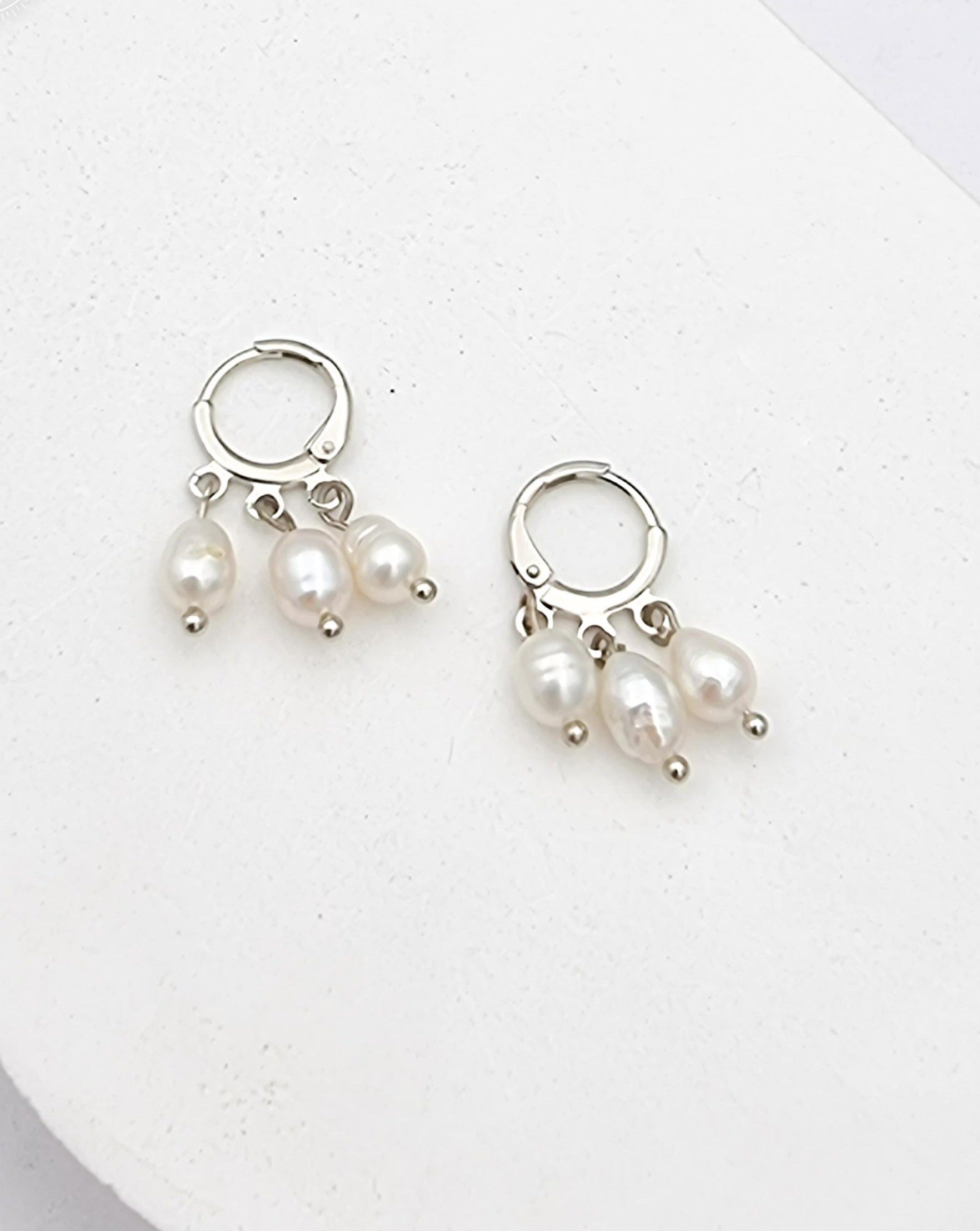 עגילי חישוק שלוש פנינים אמתיות