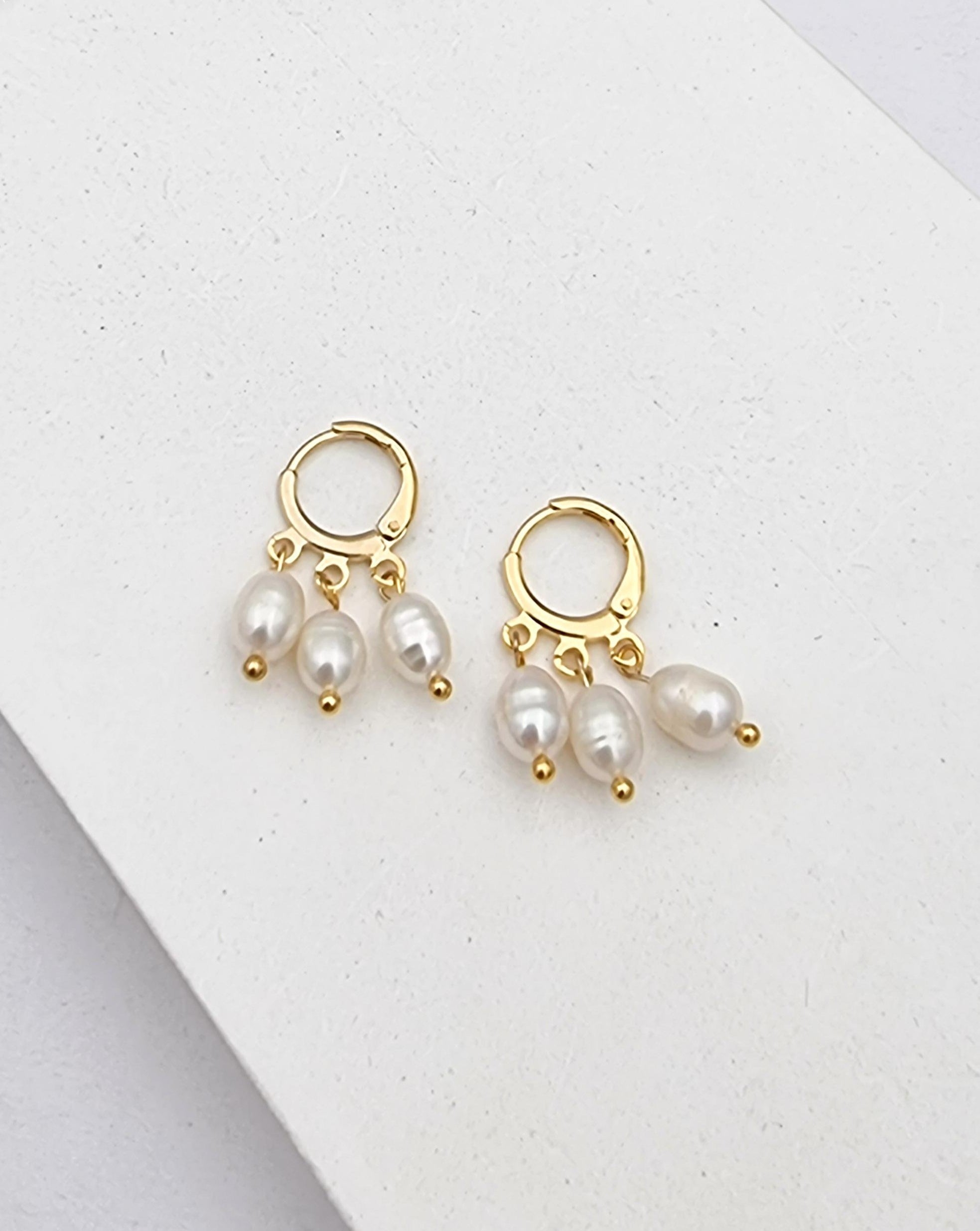 עגילי חישוק שלוש פנינים אמתיות