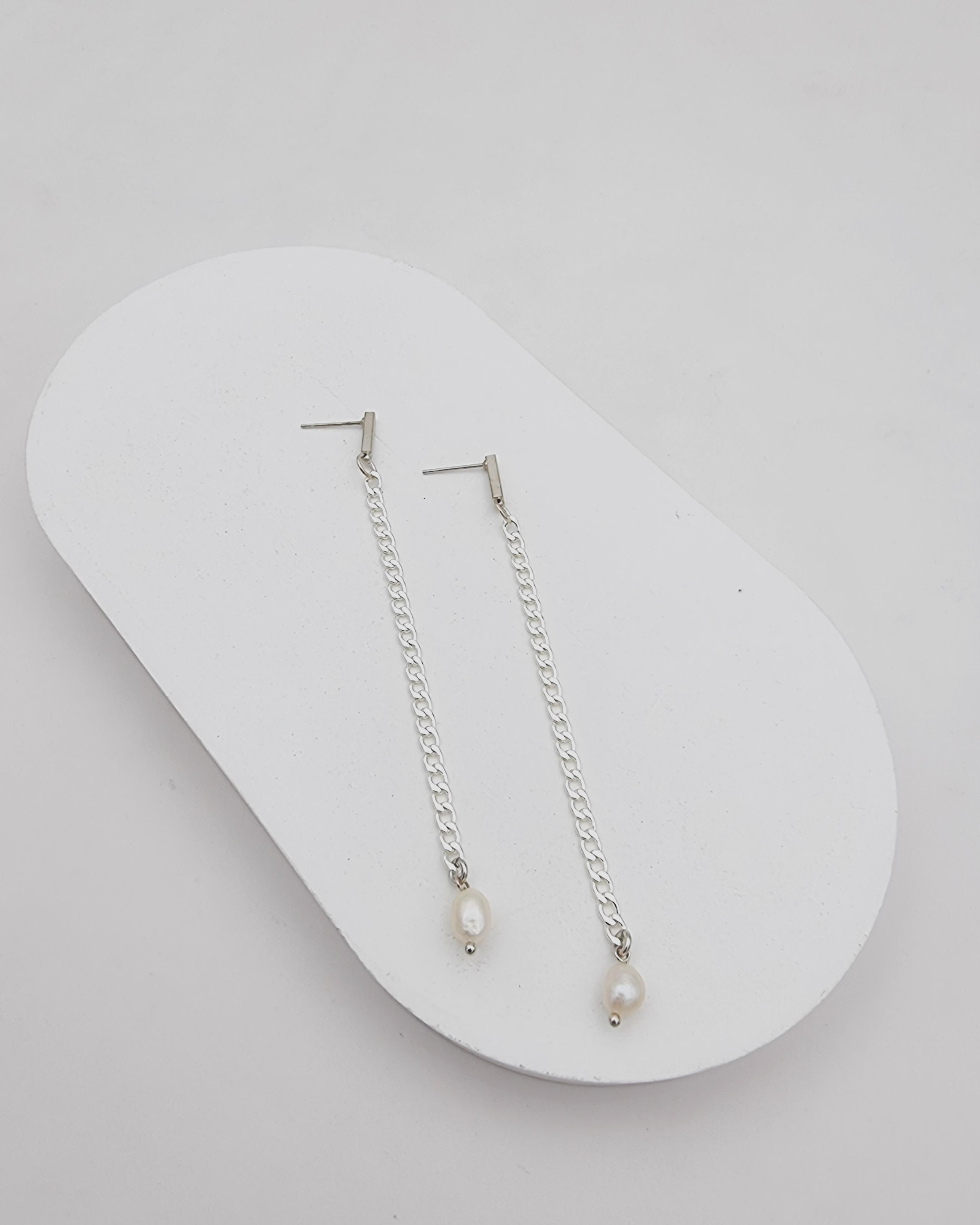 עגילי גורמט פנינים צמודים מיקה