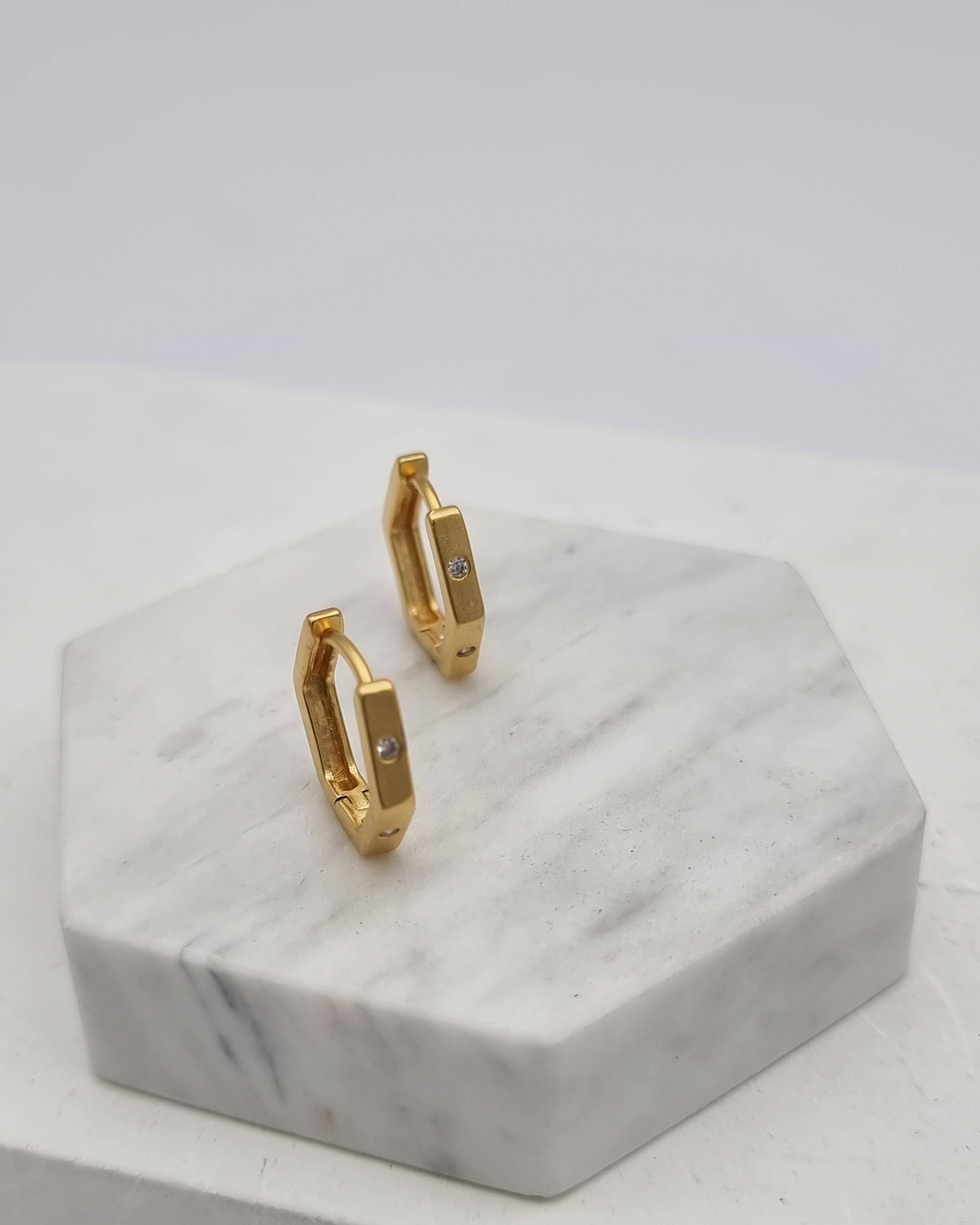 עגילי חישוק מחומשים