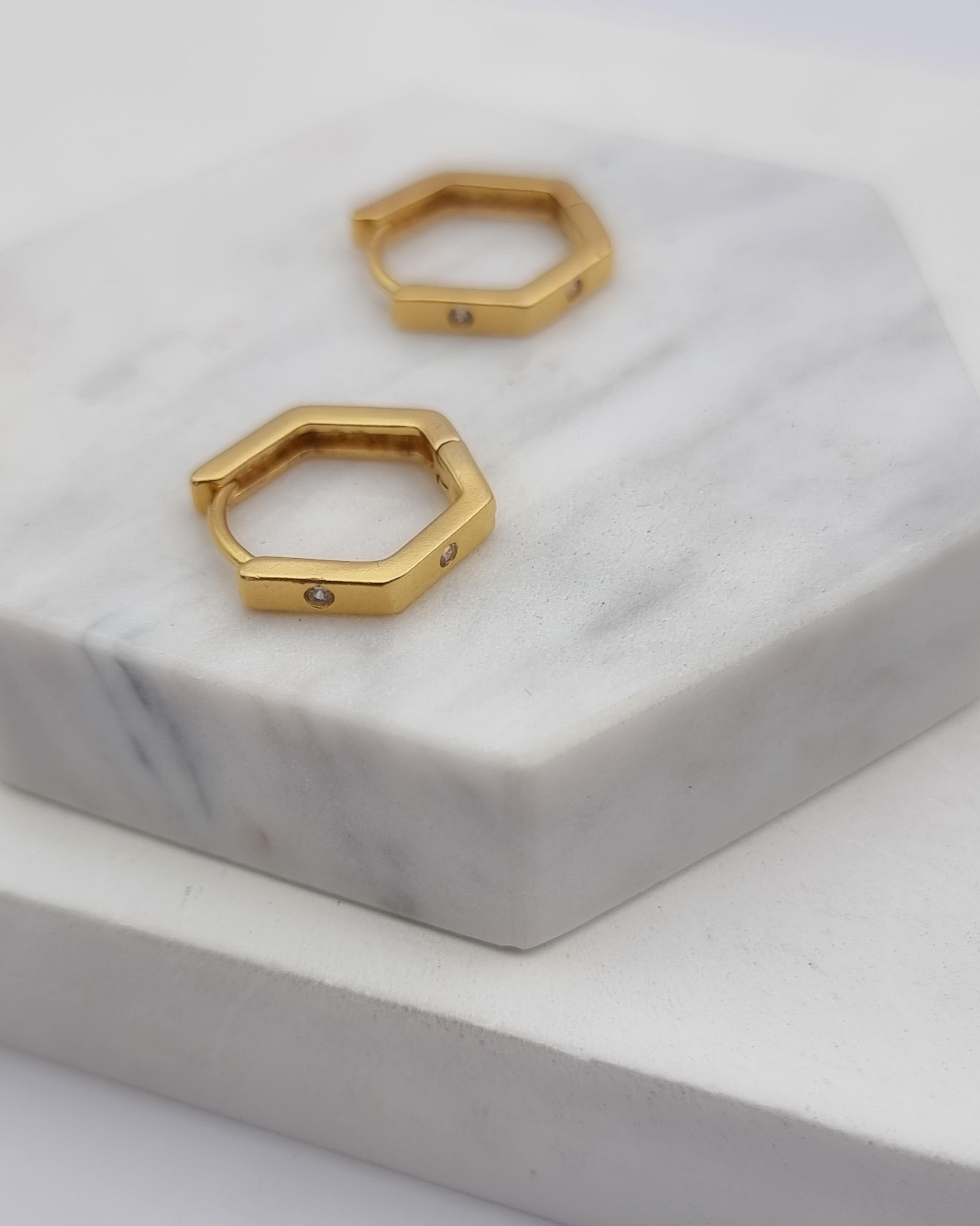 עגילי חישוק מחומשים