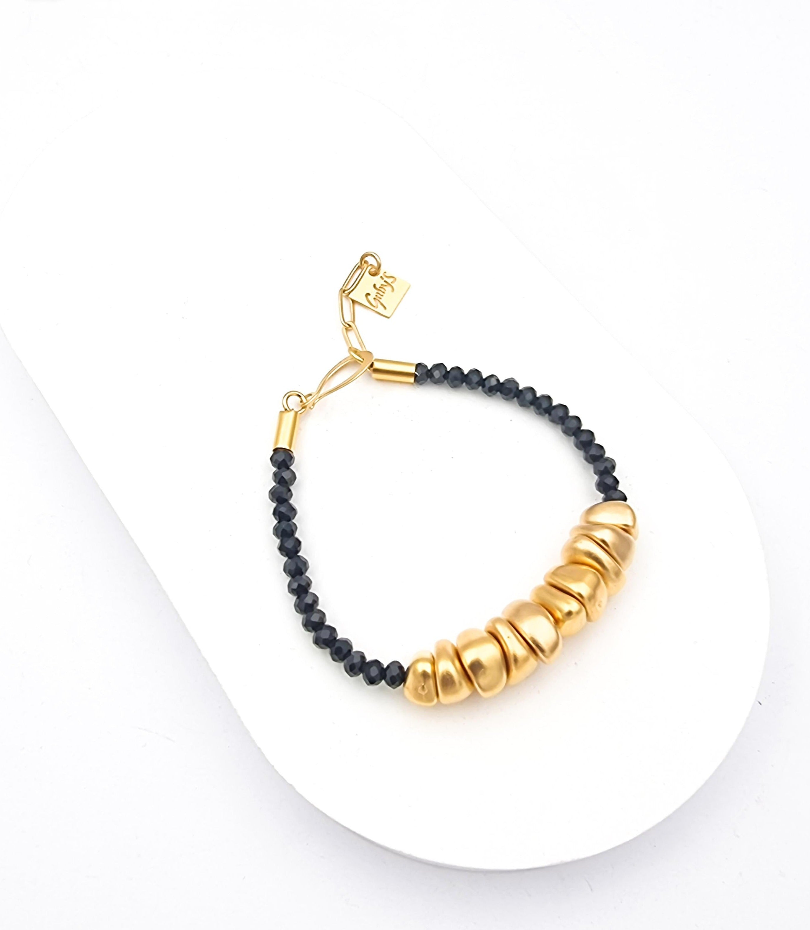 צמיד פלחים וקריסטלים שחורים