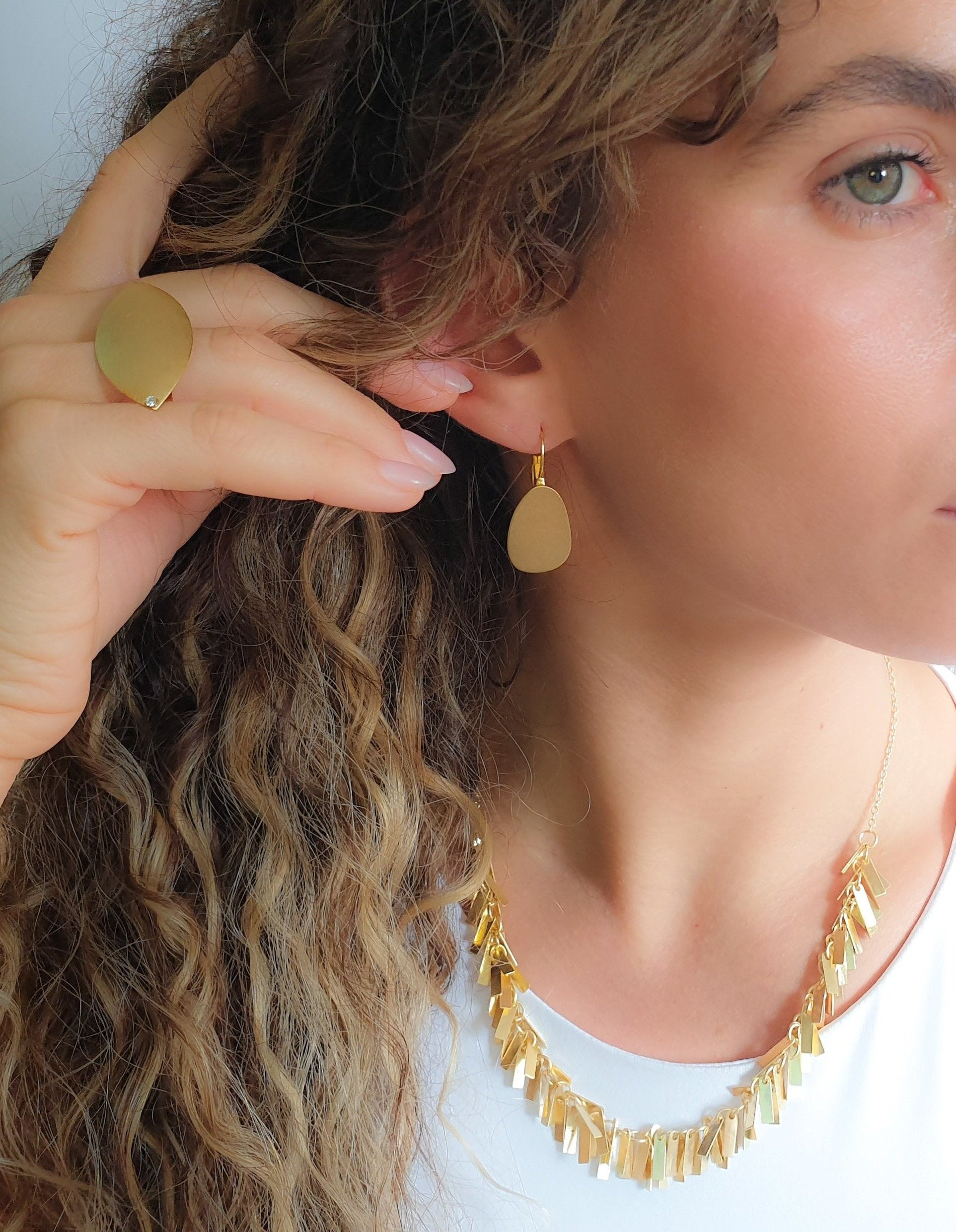 עגילי כנרת תלויים