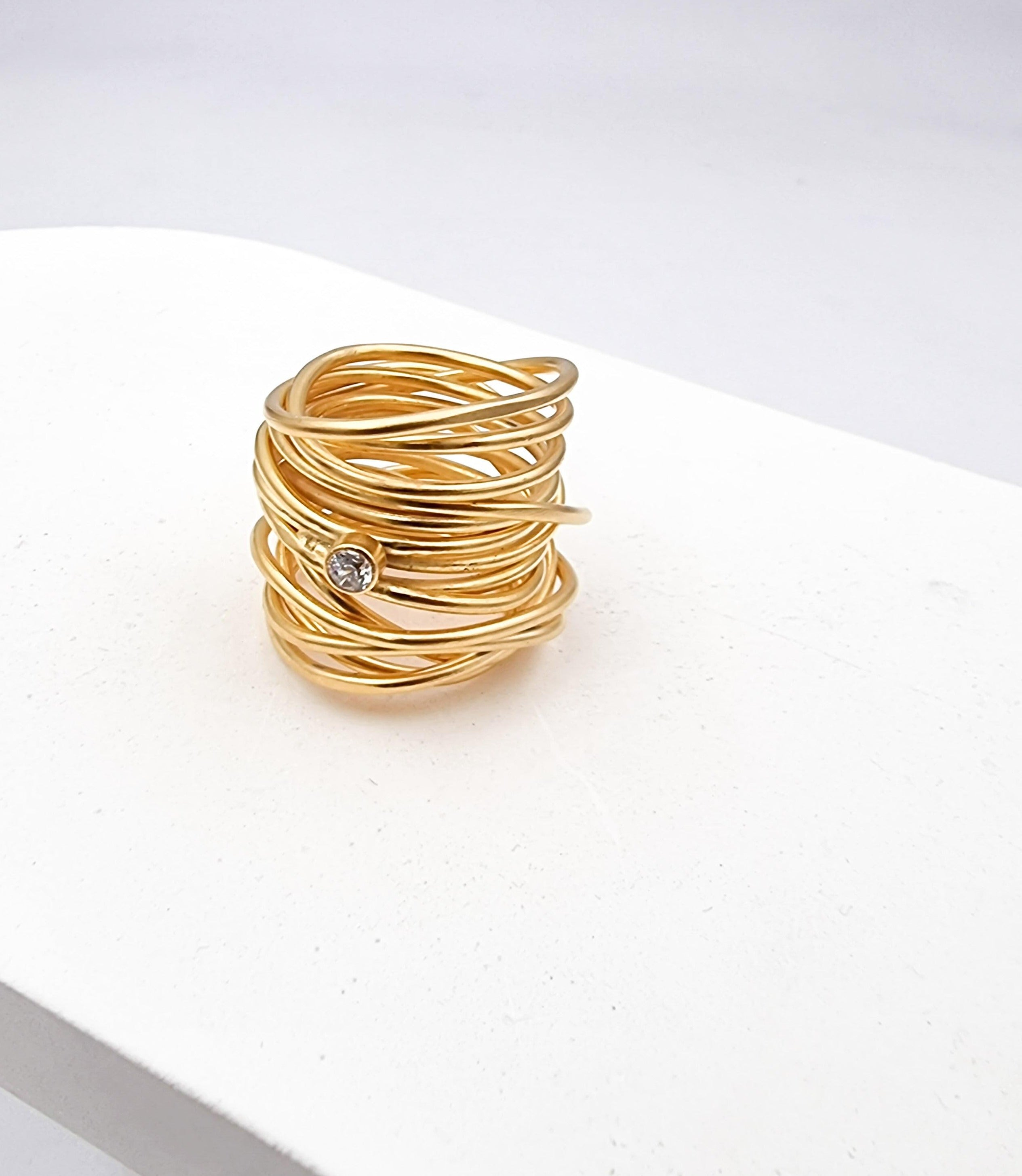 טבעת קפיץ זירקון עבודת יד