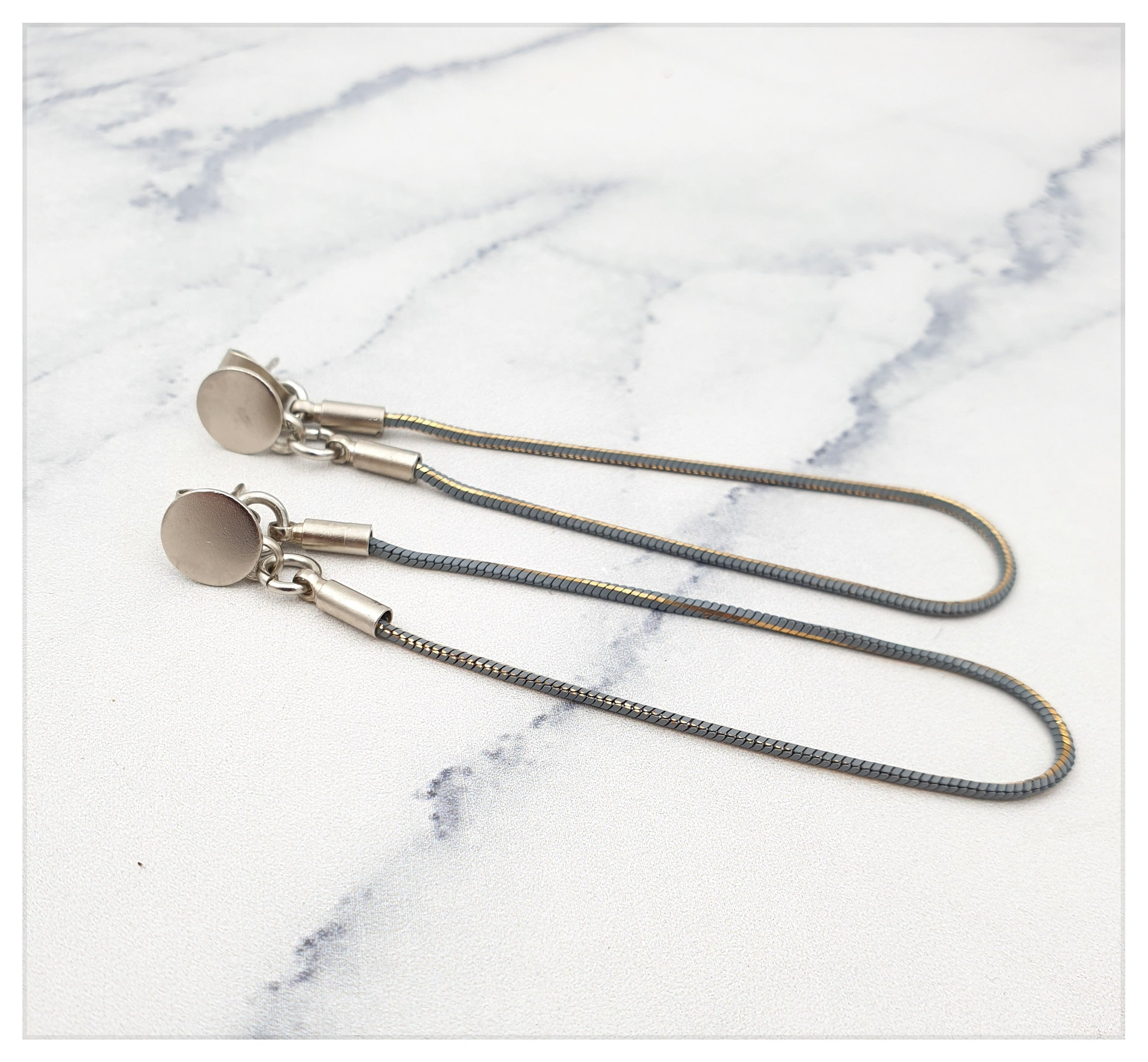 עגילי לופ צמודים