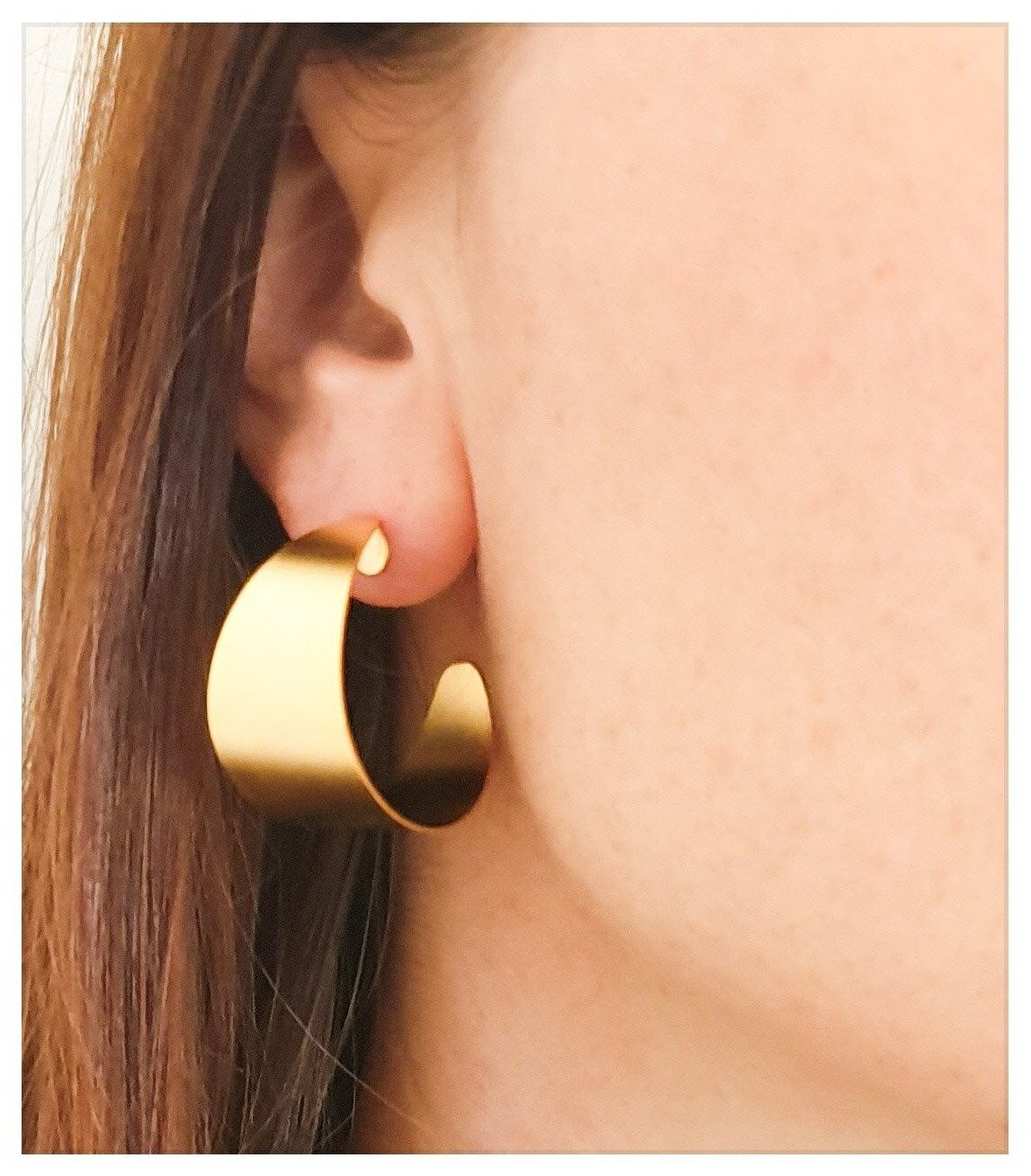 עגילי חישוק רחב וגדול צמודים