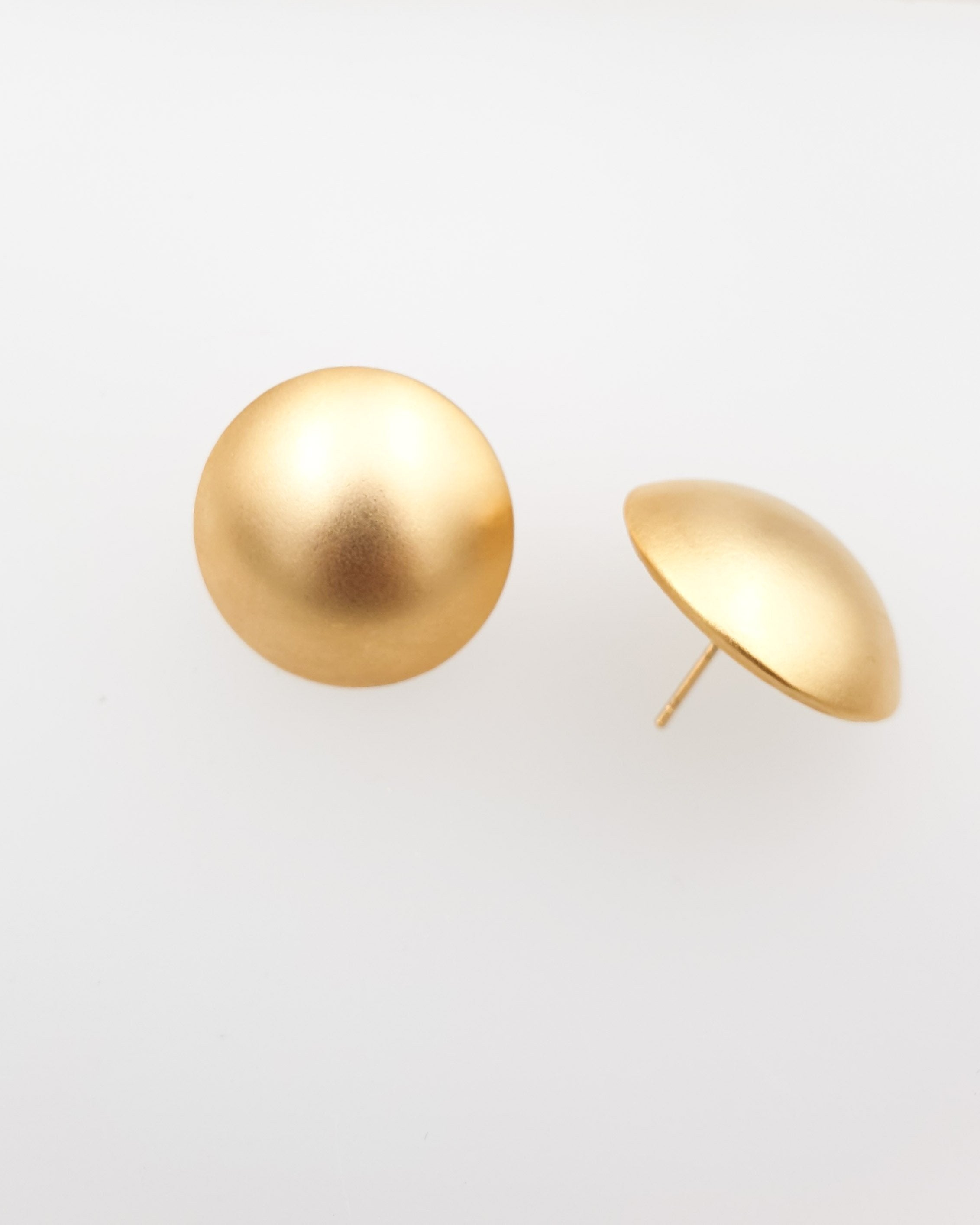 עגילי חיפ עגול צמודים בינוניים