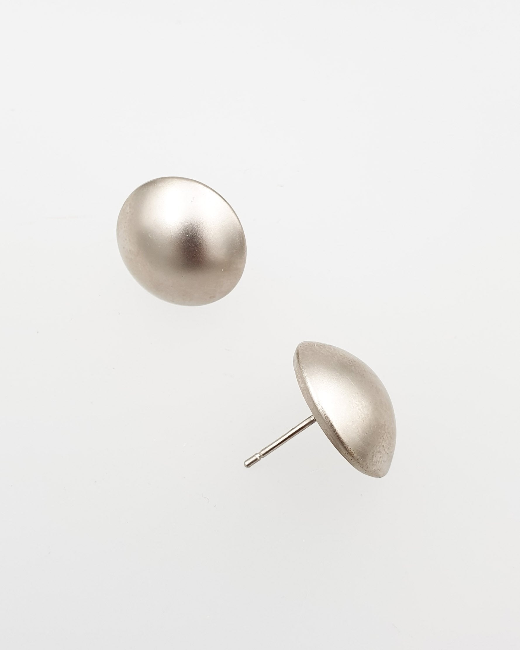 עגילי חיפ עגול צמודים בינוניים