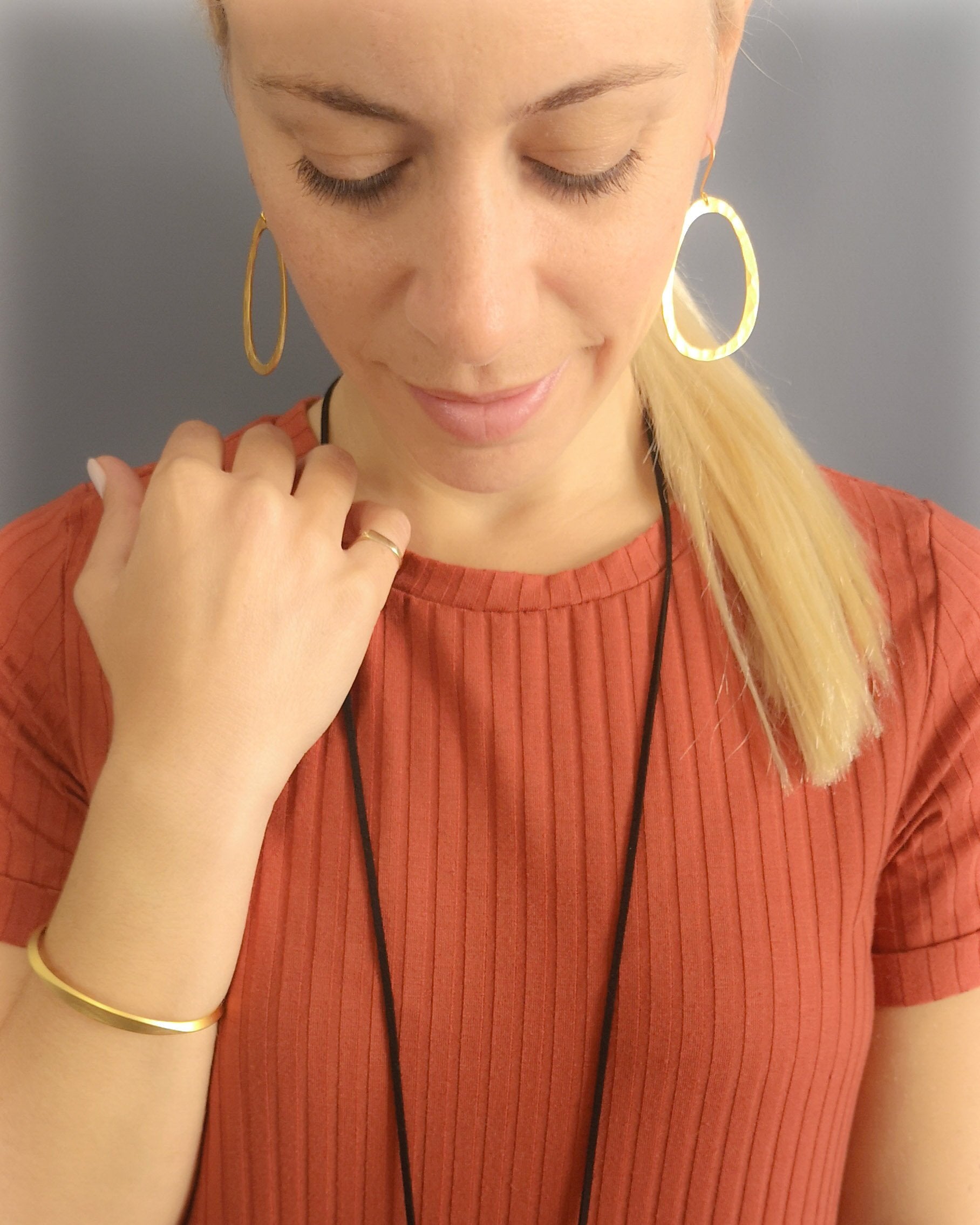 צמיד קשיח מוחלק