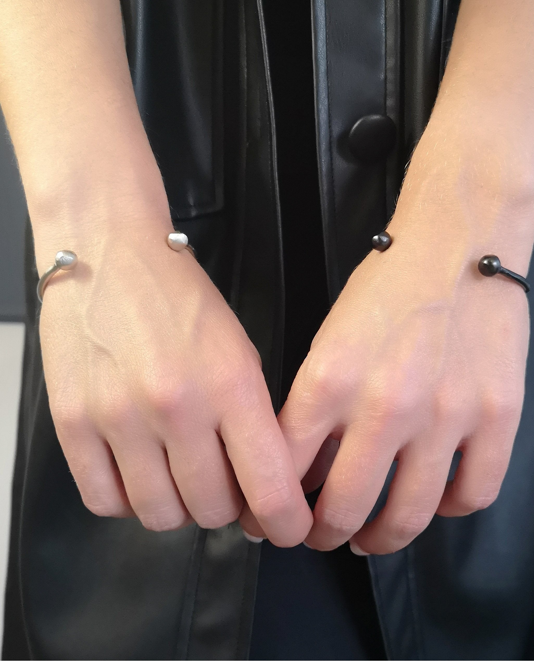 צמיד פירסינג כדורים