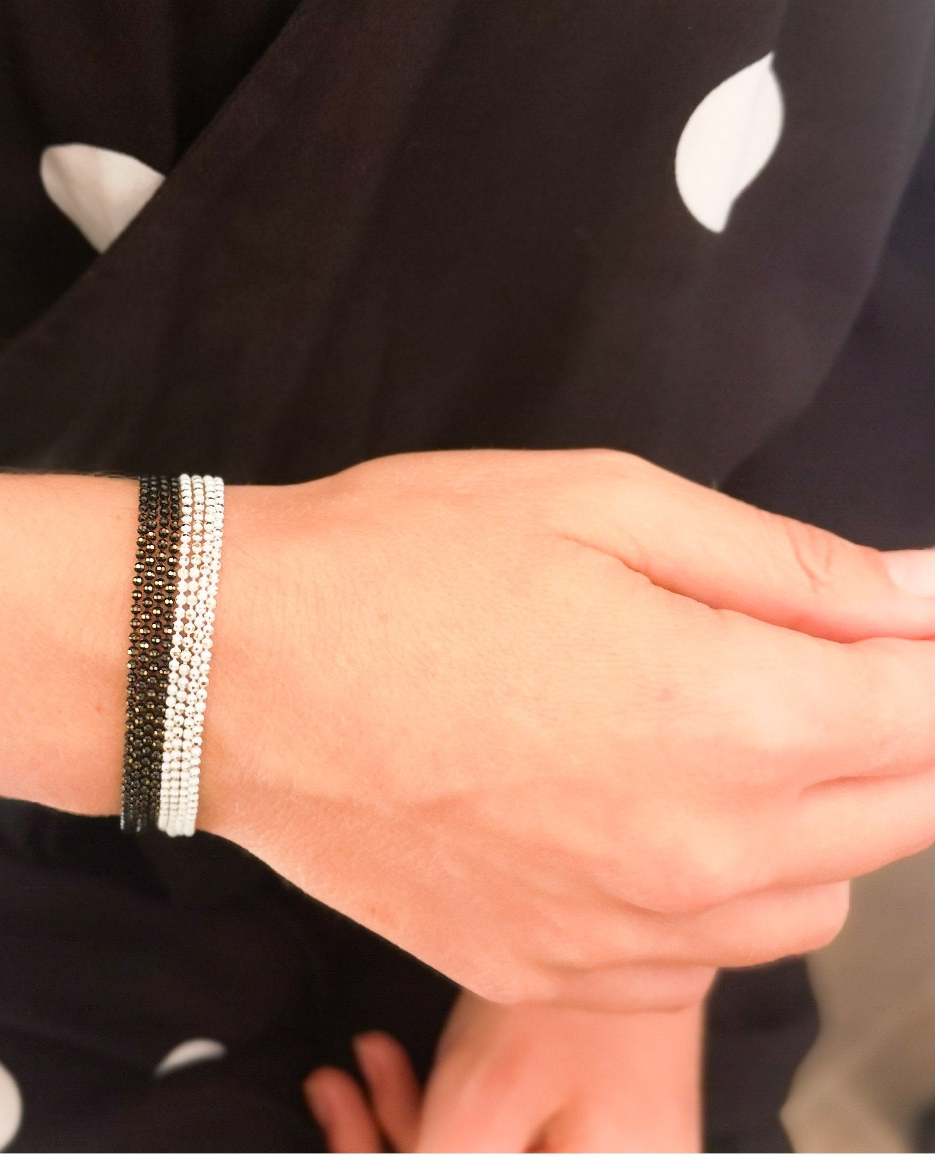 צמיד שחור לבן מנצנץ