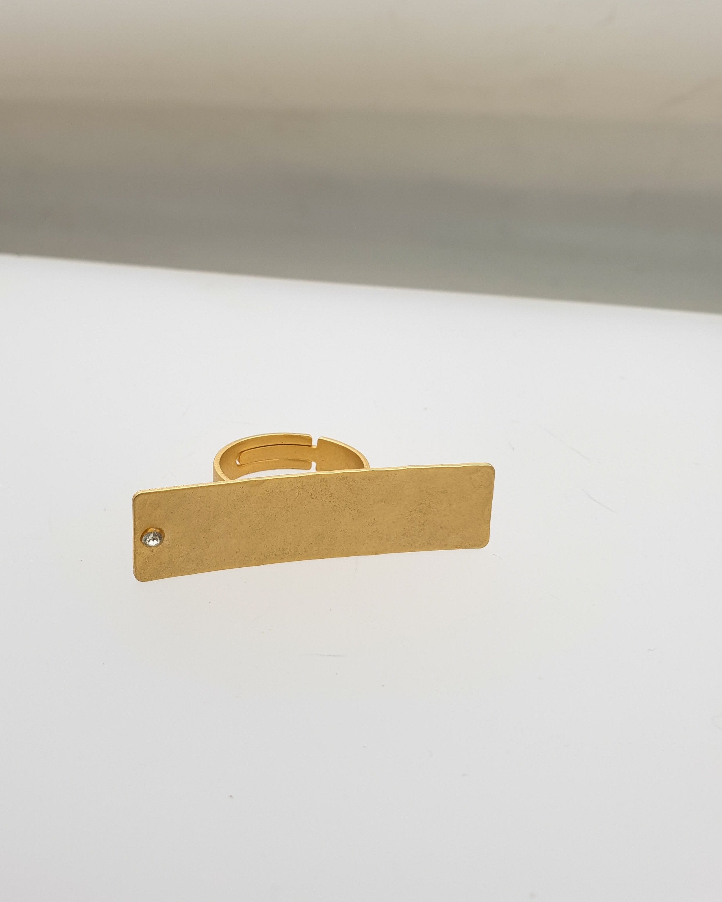 טבעת מלבן רקוע עבודת יד