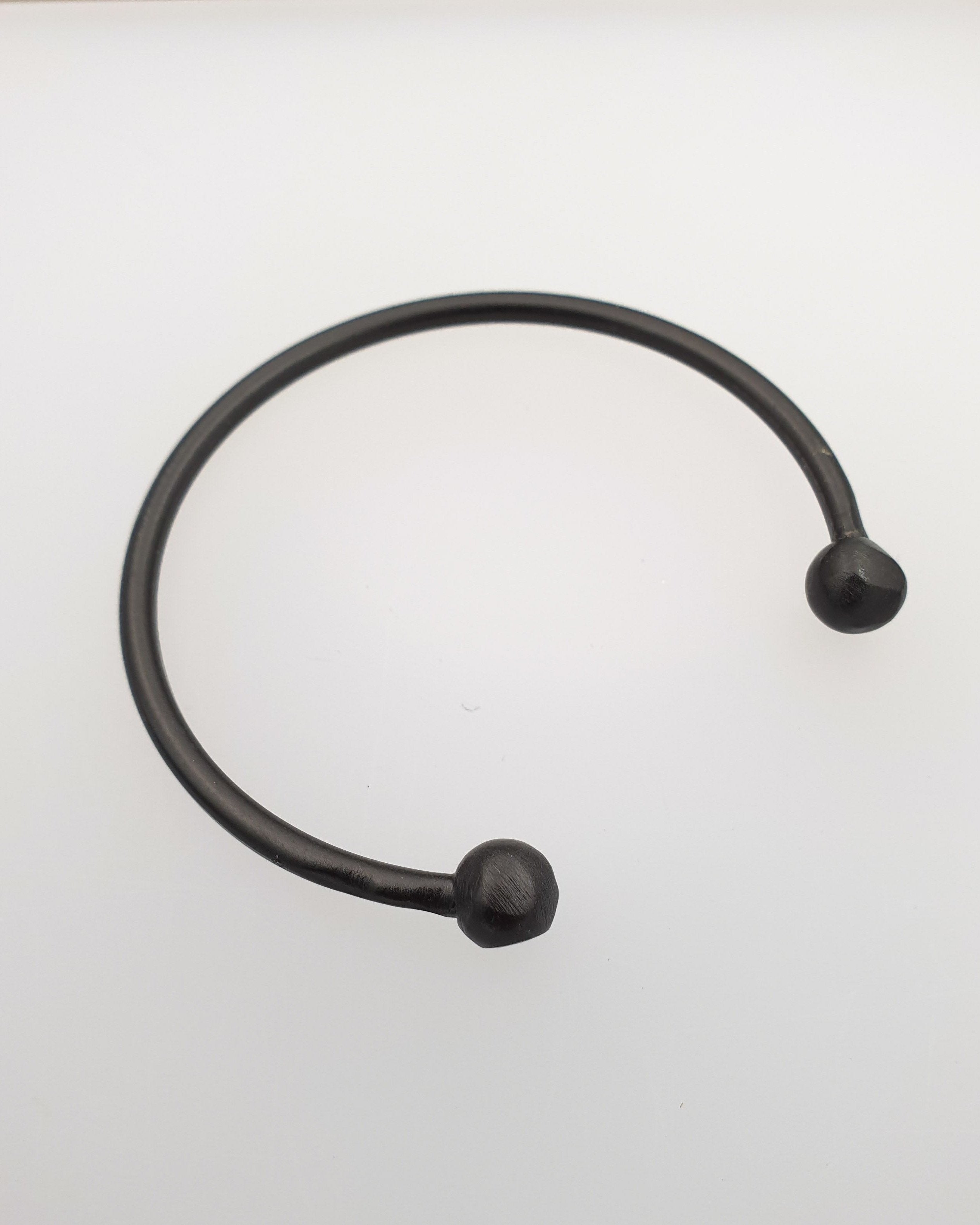 צמיד פירסינג כדורים