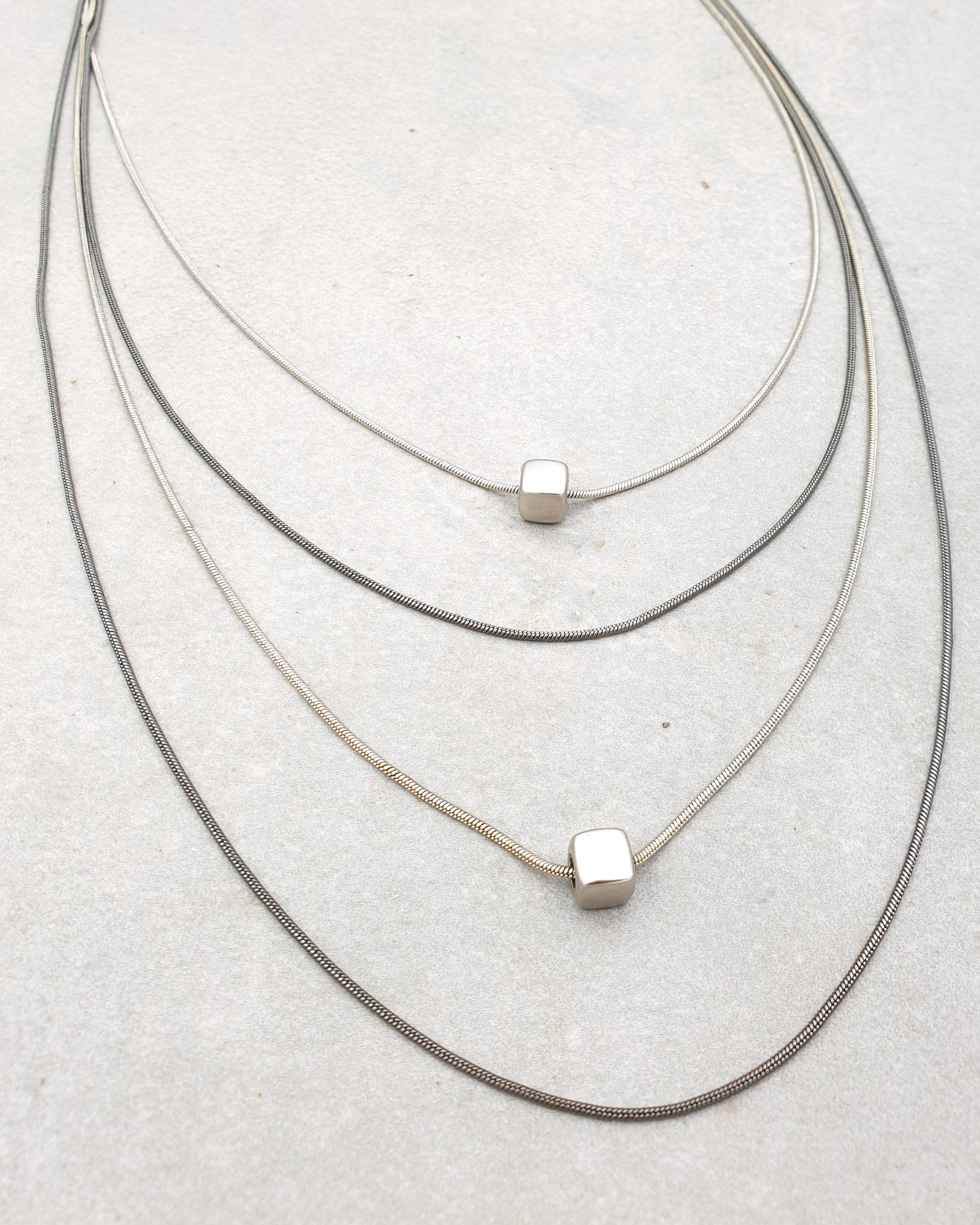 שרשרת   4 שכבות קוביות