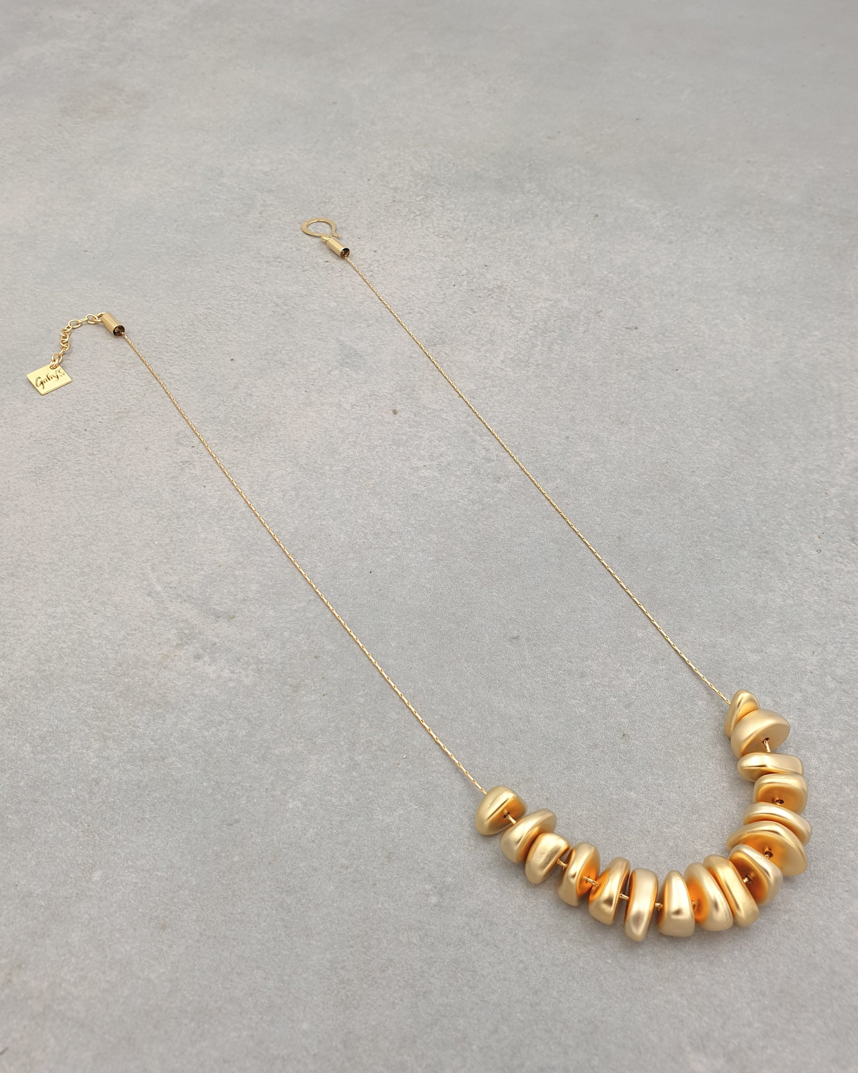 שרשרת פלחים אסימטרית עדינה