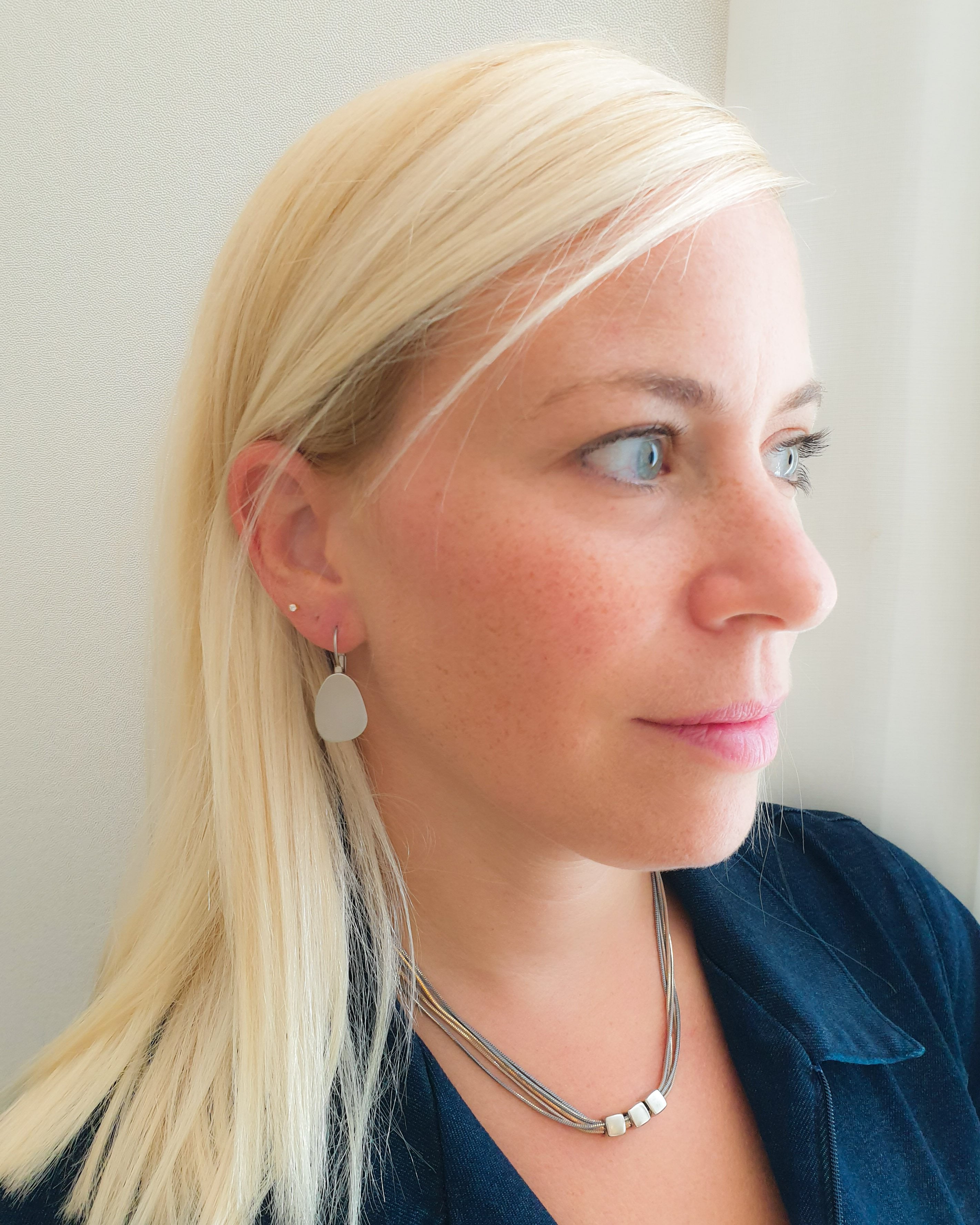 עגילי כנרת תלויים