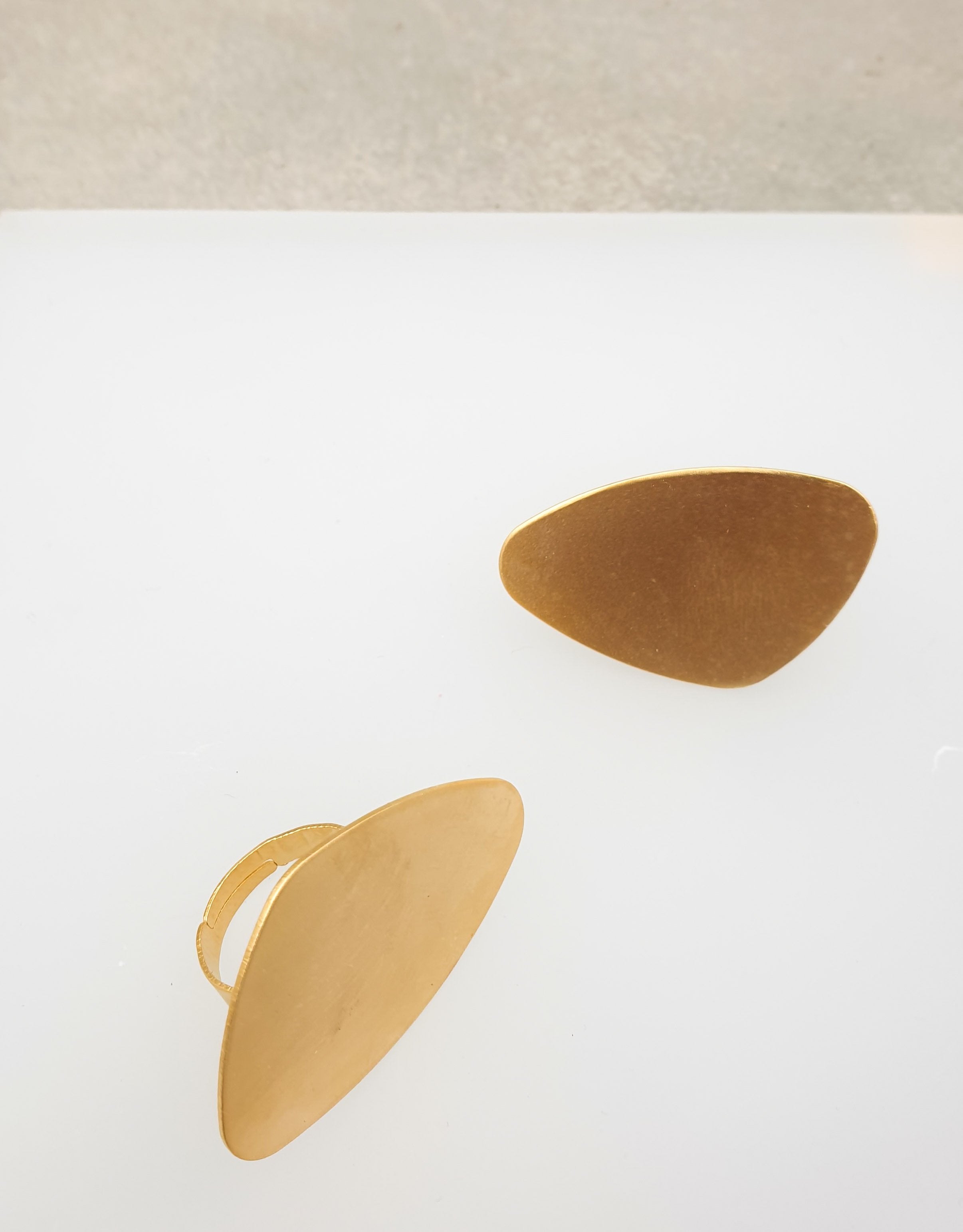 טבעת משולש רחב