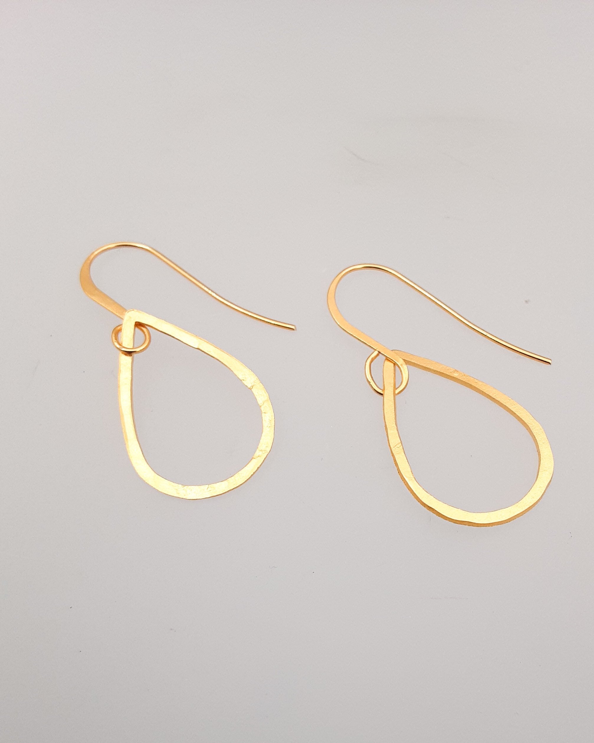 עגיל טיפה חלולה תלויים עבודת יד