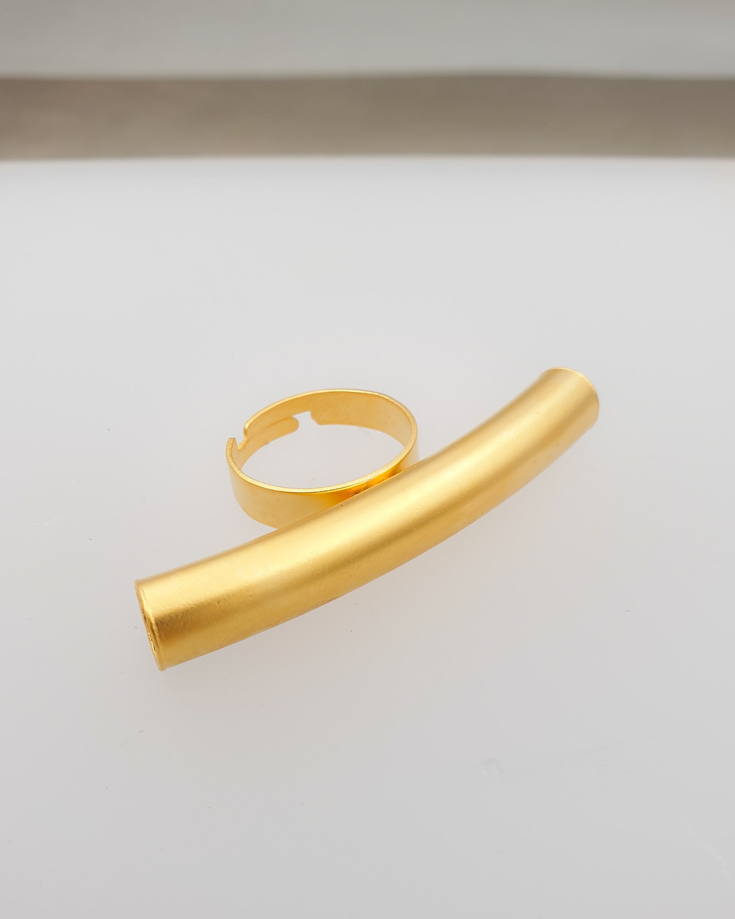 טבעת מתעגלת גדולה צרה