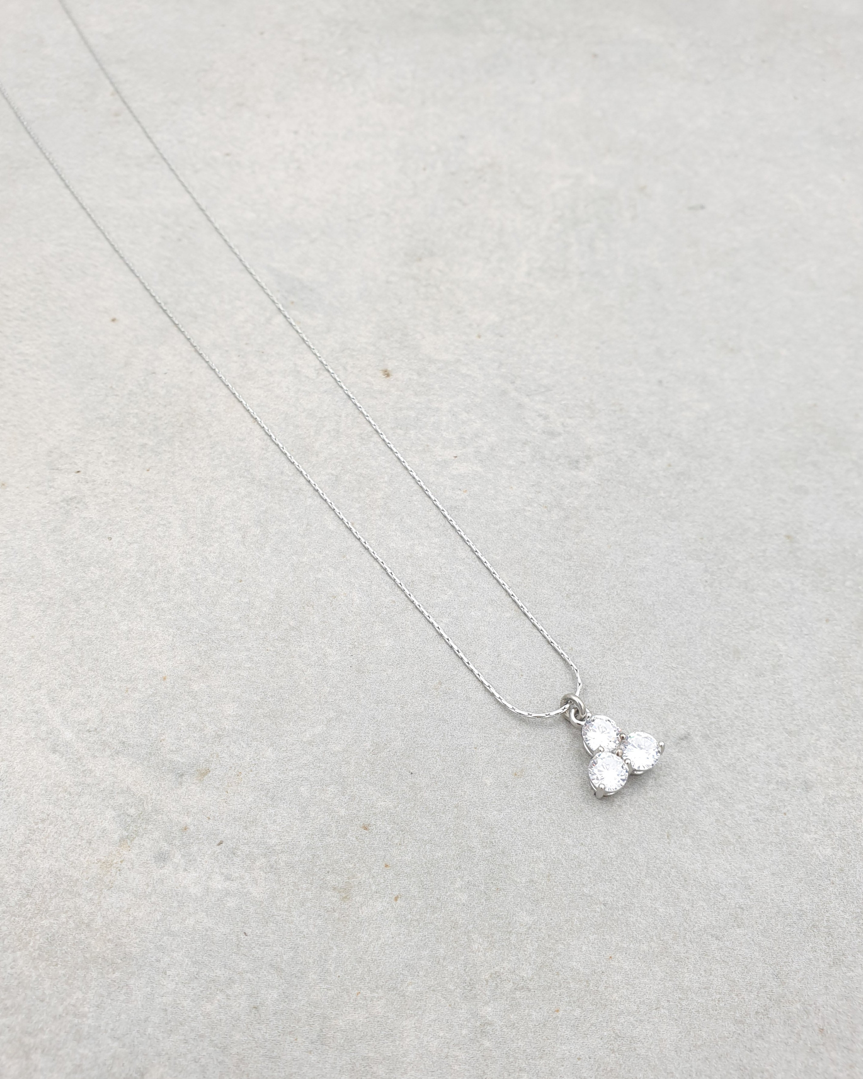 שרשרת משולש זירקונים פירמיד כסף