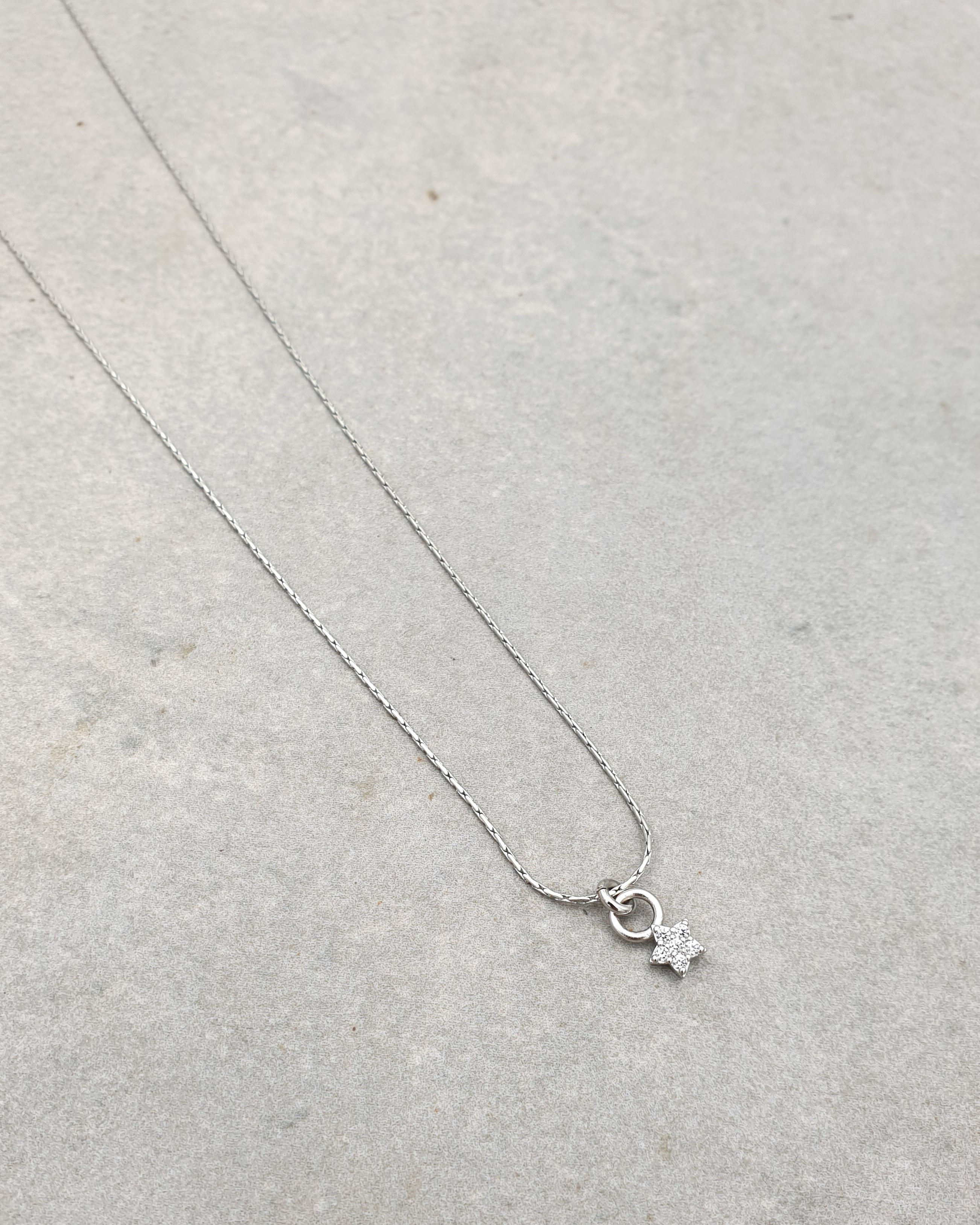 שרשרת כוכב זירקונים