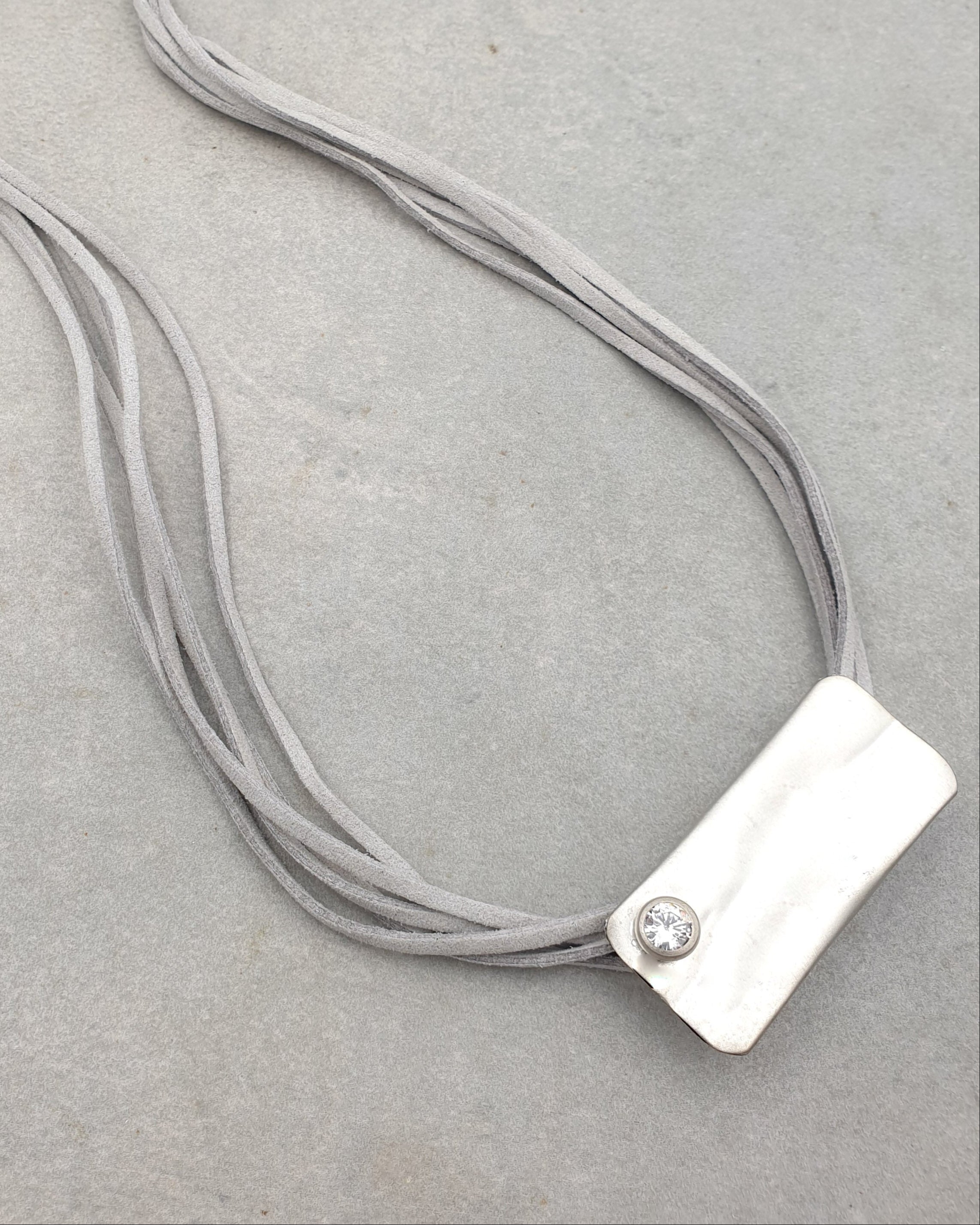 שרשרת מלבנית זירקון עבודת יד