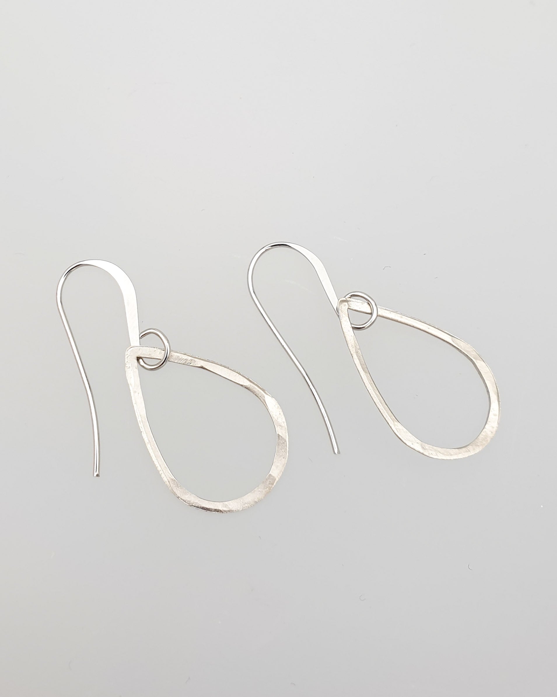 עגיל טיפה חלולה תלויים עבודת יד