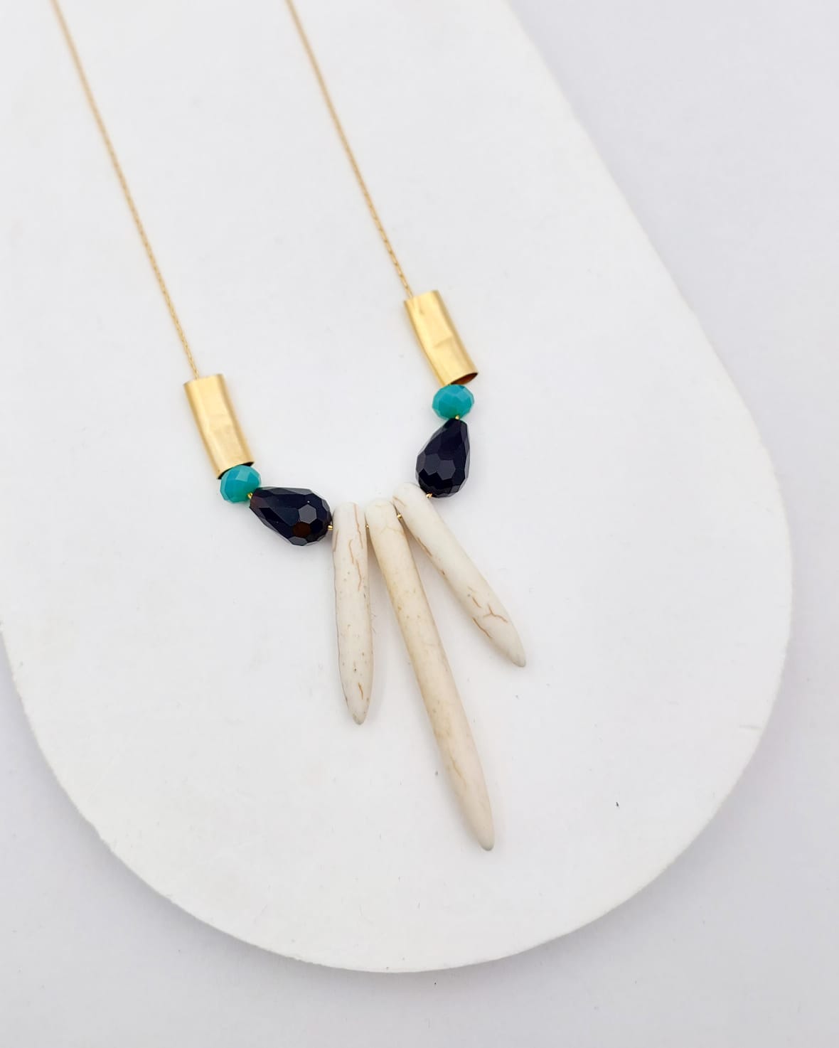 שרשרת אמזונה טורקיז לבן