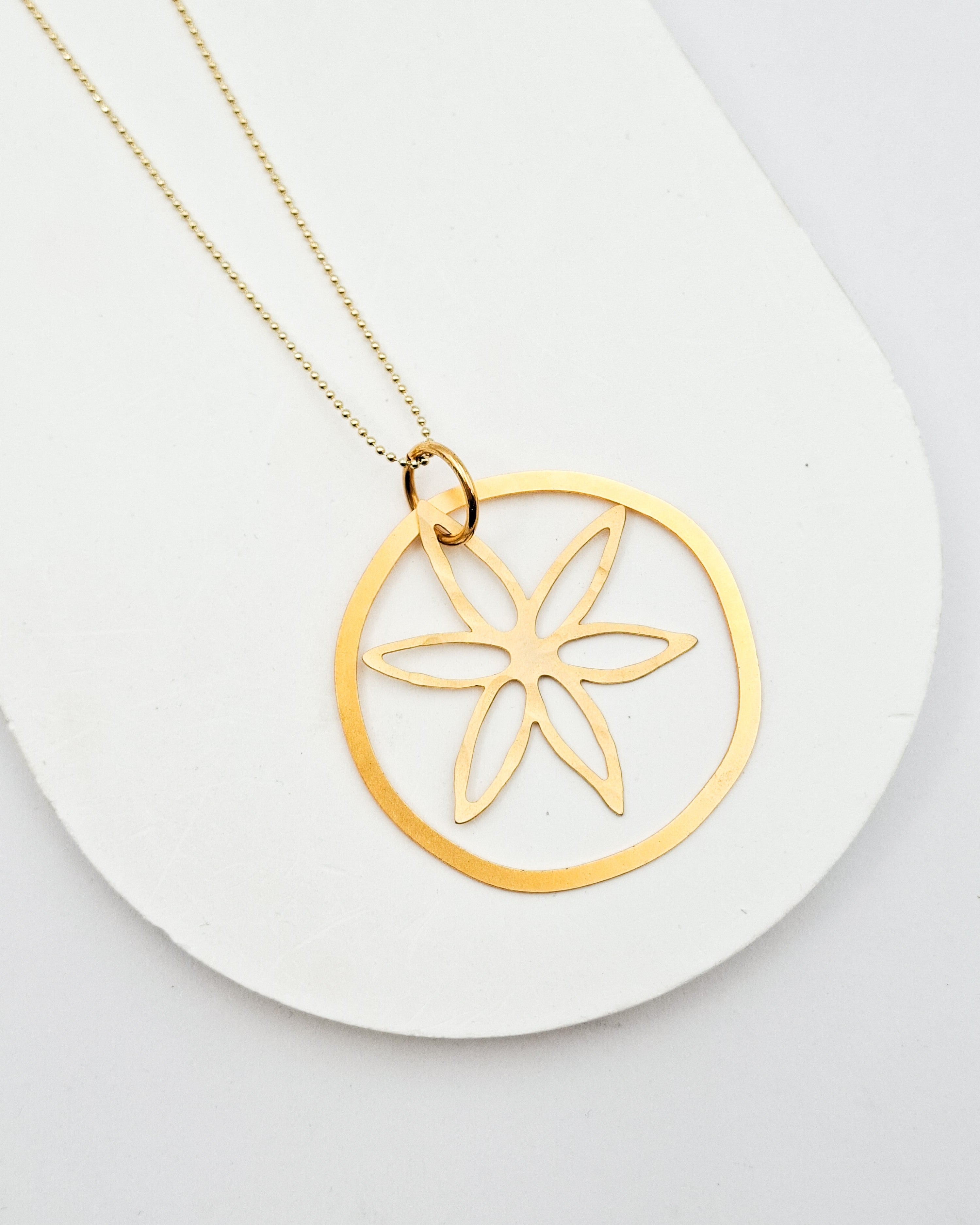 שרשרת ארוכה עבודת יד חלמונית